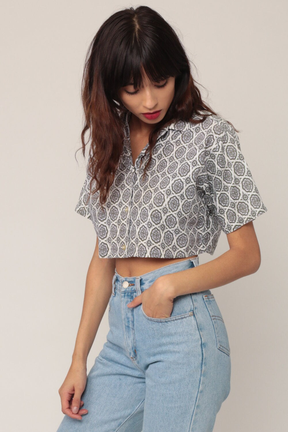 80s Geometric Wallpaper Print Crop Top Button Up Shirt White Cotton Small Medium