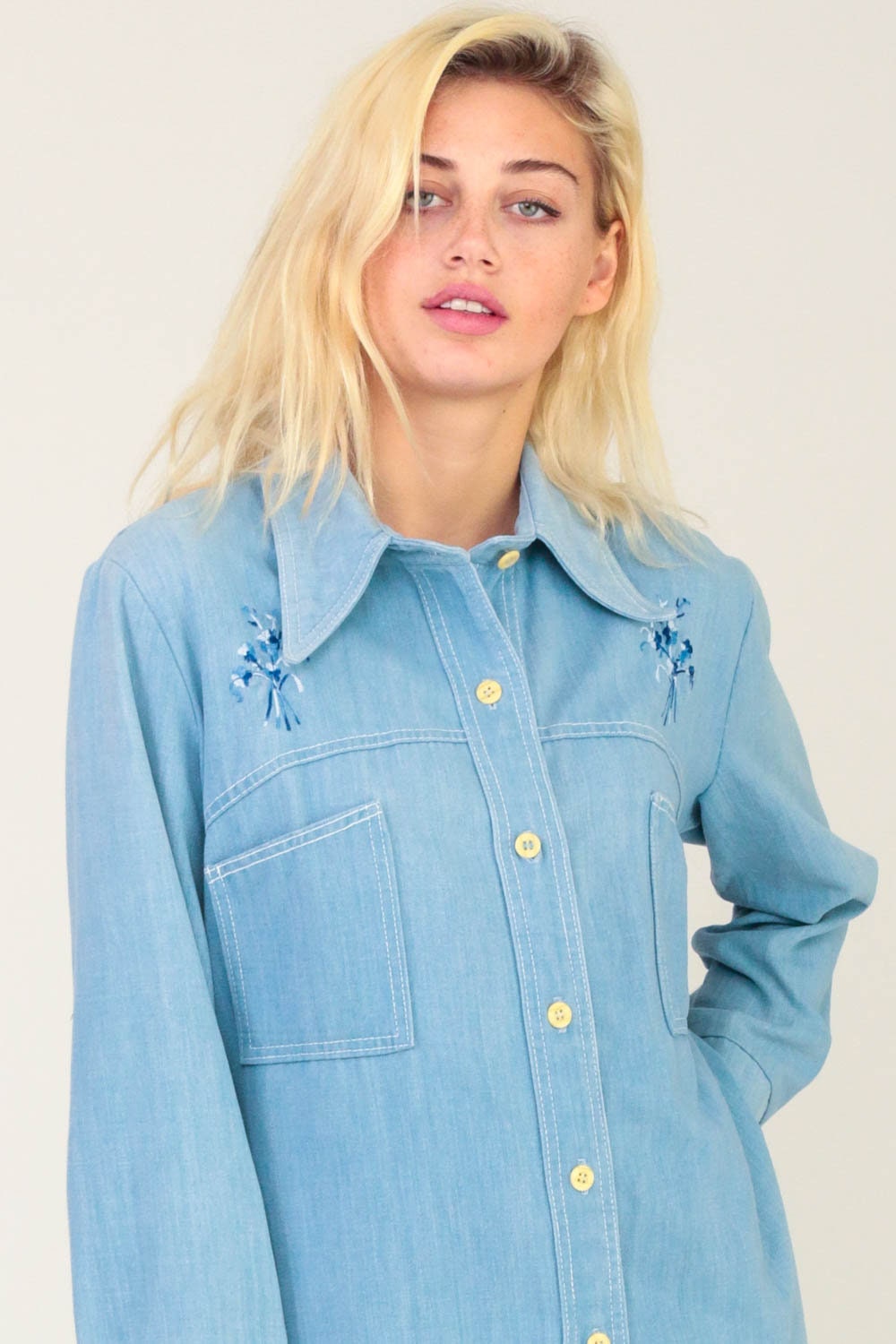70s Blue Denim Shirt Embroidered Bee Floral Button Up Long Sleeve Medium Large