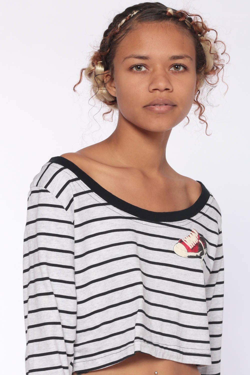 90s Striped Crop Top Long Sleeve Ringer Tee Grey Red Sneaker Print Large