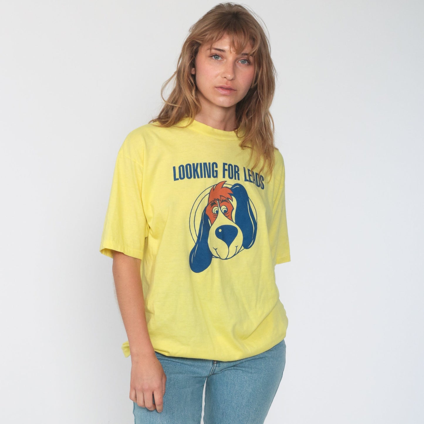 80s Dog Pun Graphic T-Shirt Looking For Leads Yellow Unisex Medium