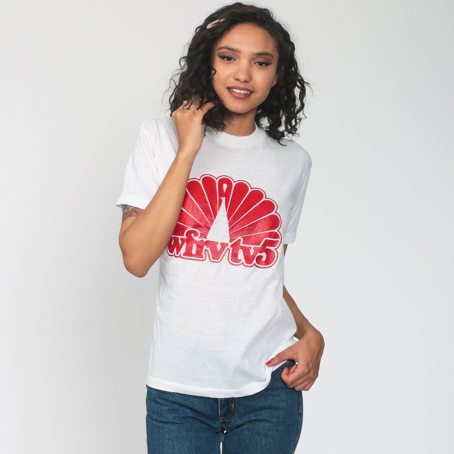 80s NBC Peacock WFRV TV 5 Green Bay Wisconsin Graphic T-Shirt Medium