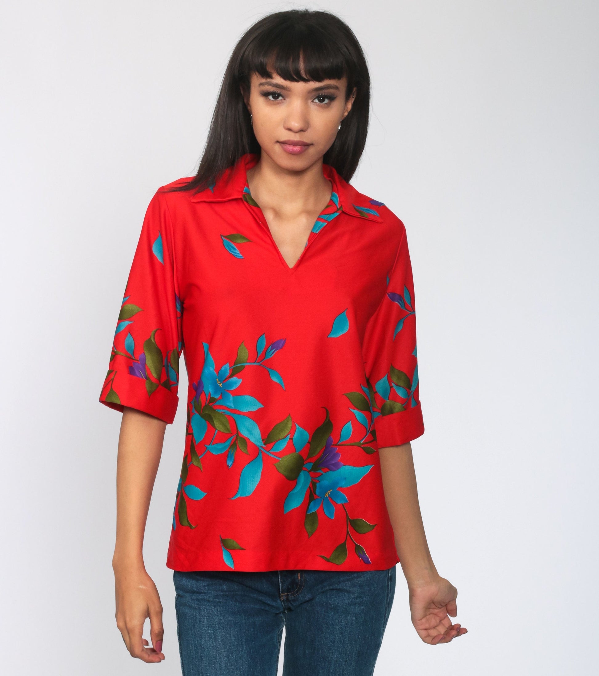 70s Red Floral Blouse Pointed Collar Short Sleeve Polyester Top Medium
