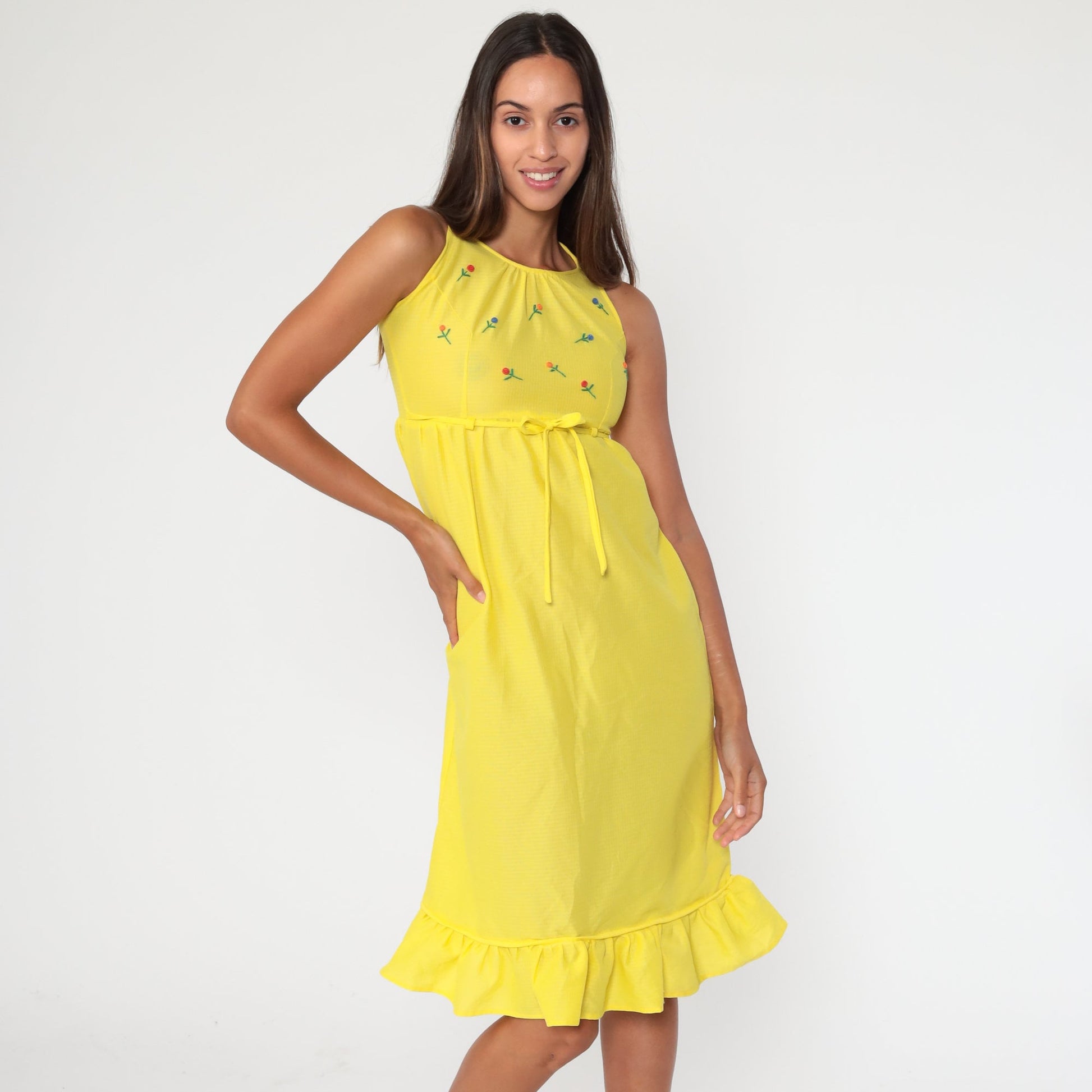 70s Yellow Floral Embroidered Babydoll Dress Empire Waist Midi Sleeveless XXS