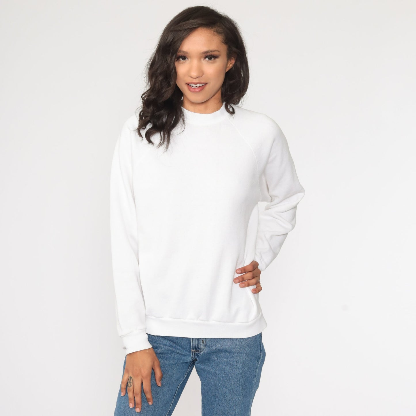 80s White Raglan Sweatshirt Crewneck Long Sleeve Plain Pullover Medium