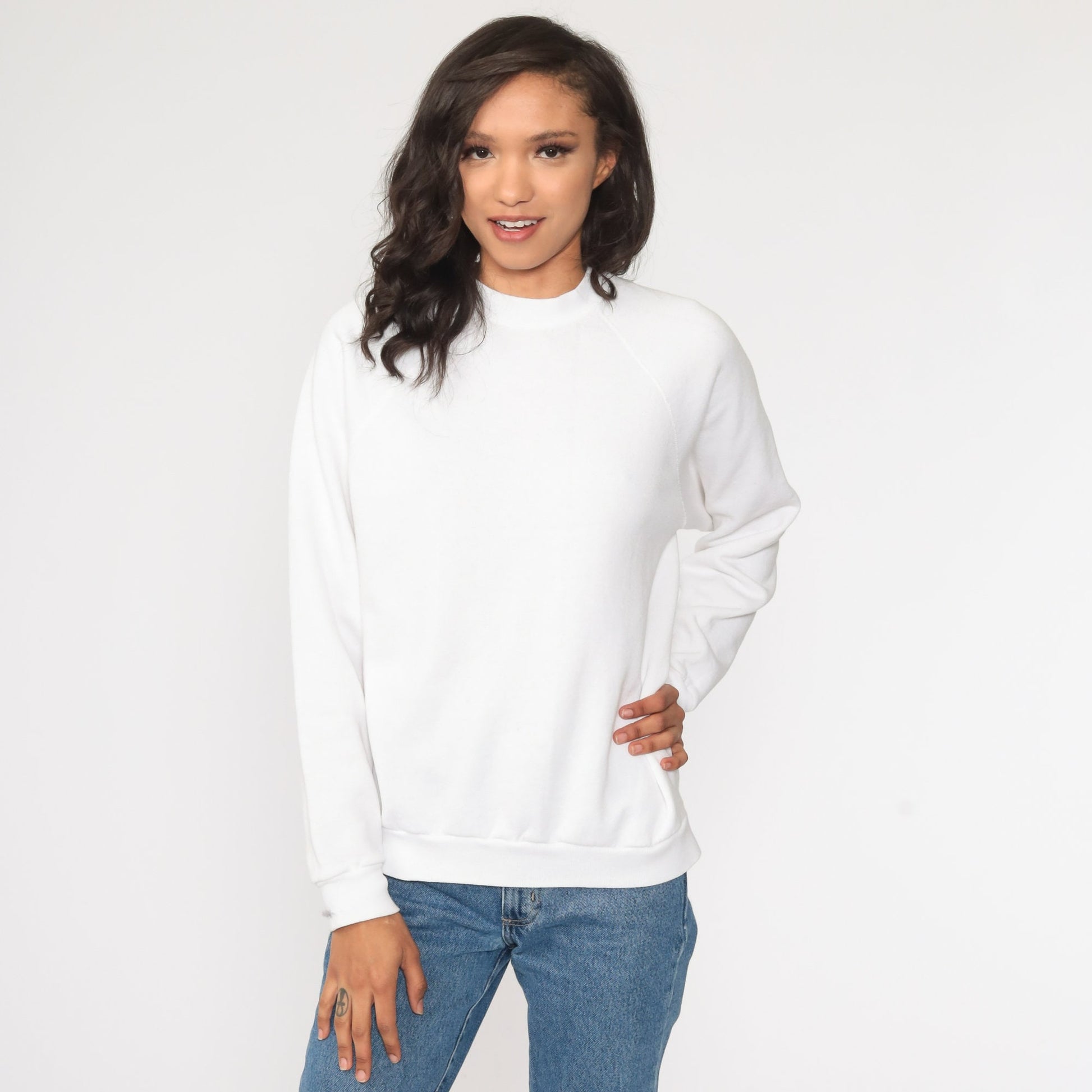 80s White Raglan Sweatshirt Crewneck Long Sleeve Plain Pullover Medium