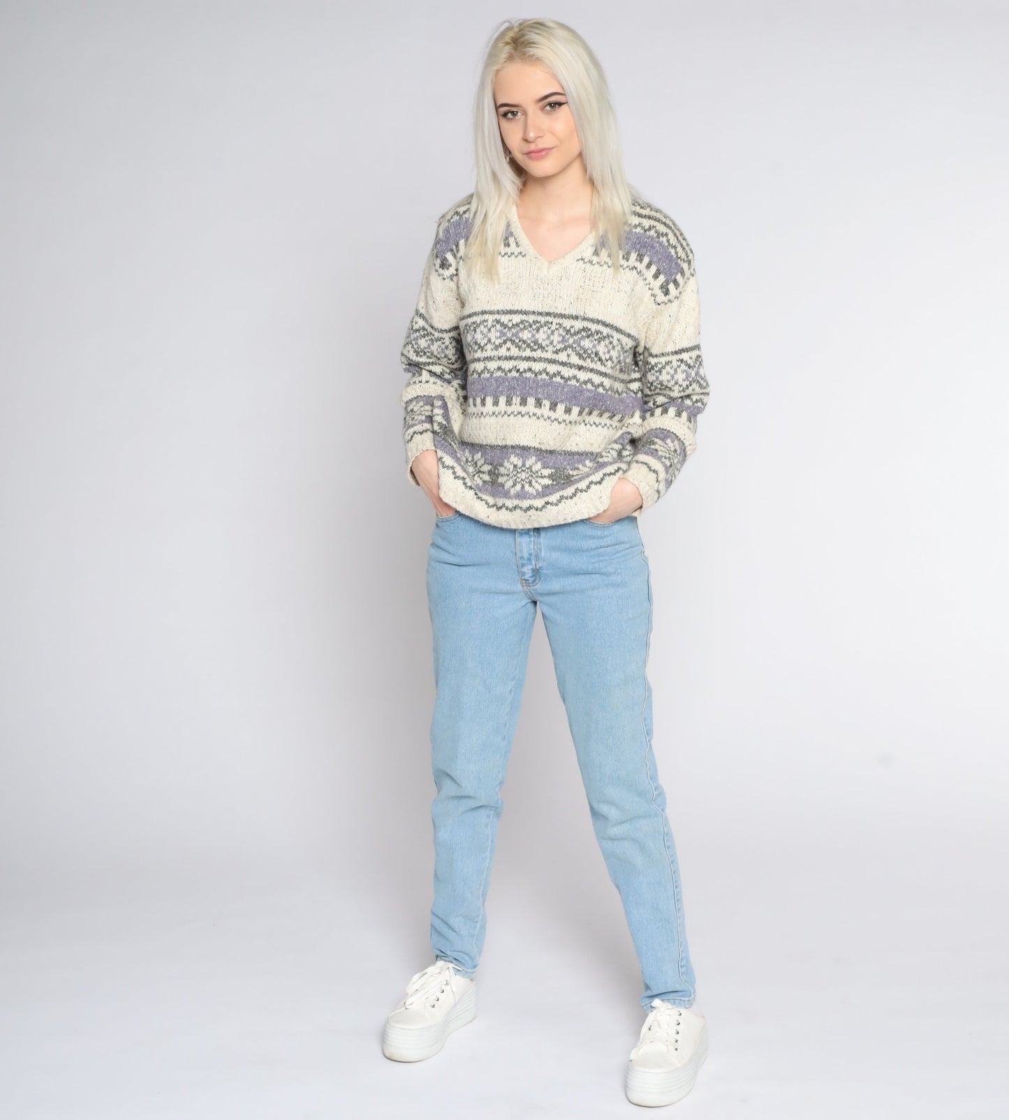 90s Fair Isle Sweater Cream Geometric Knit V-Neck Pullover Medium Petite