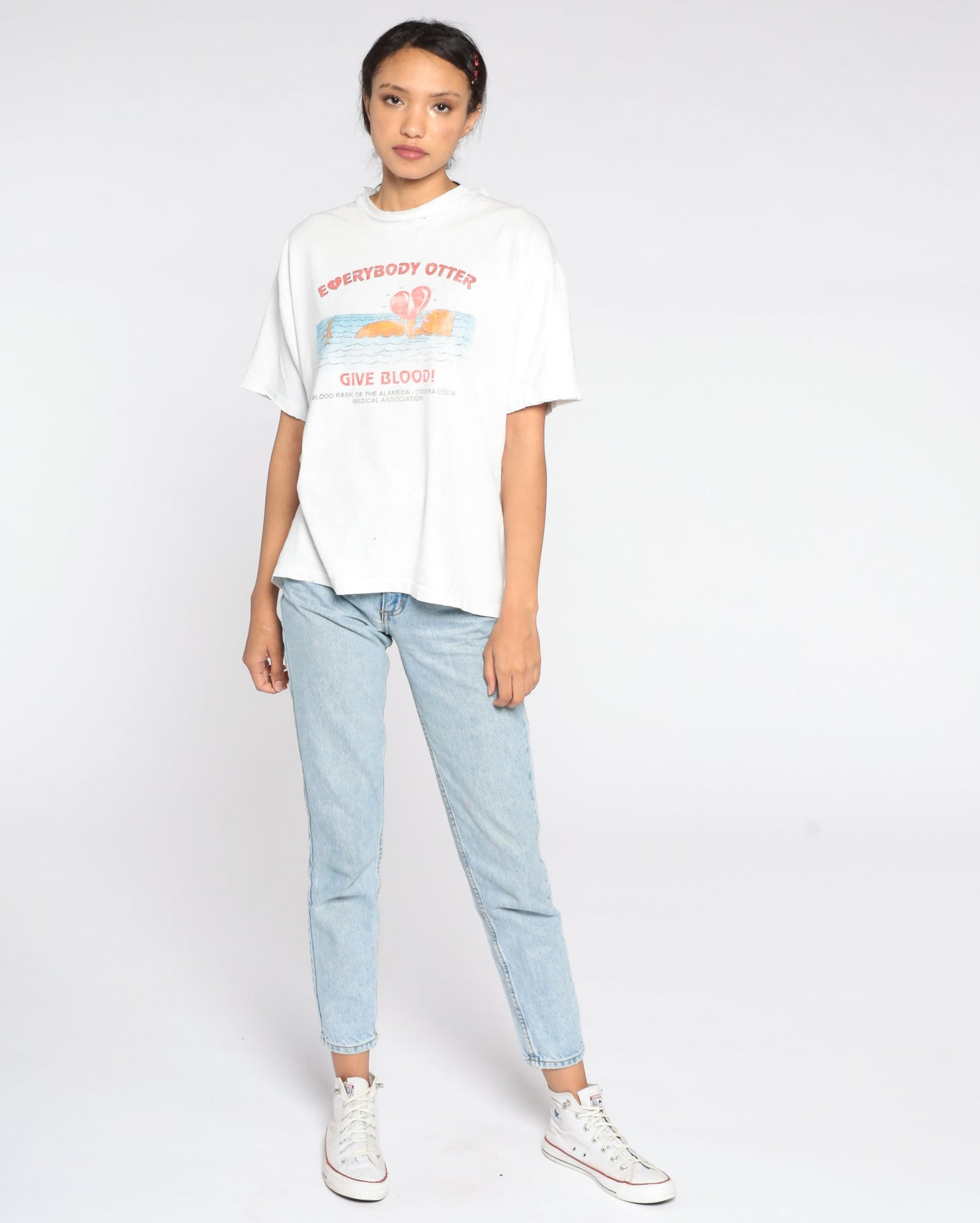 80s Give Blood Otter Pun Graphic T-Shirt Distressed Cotton Medium