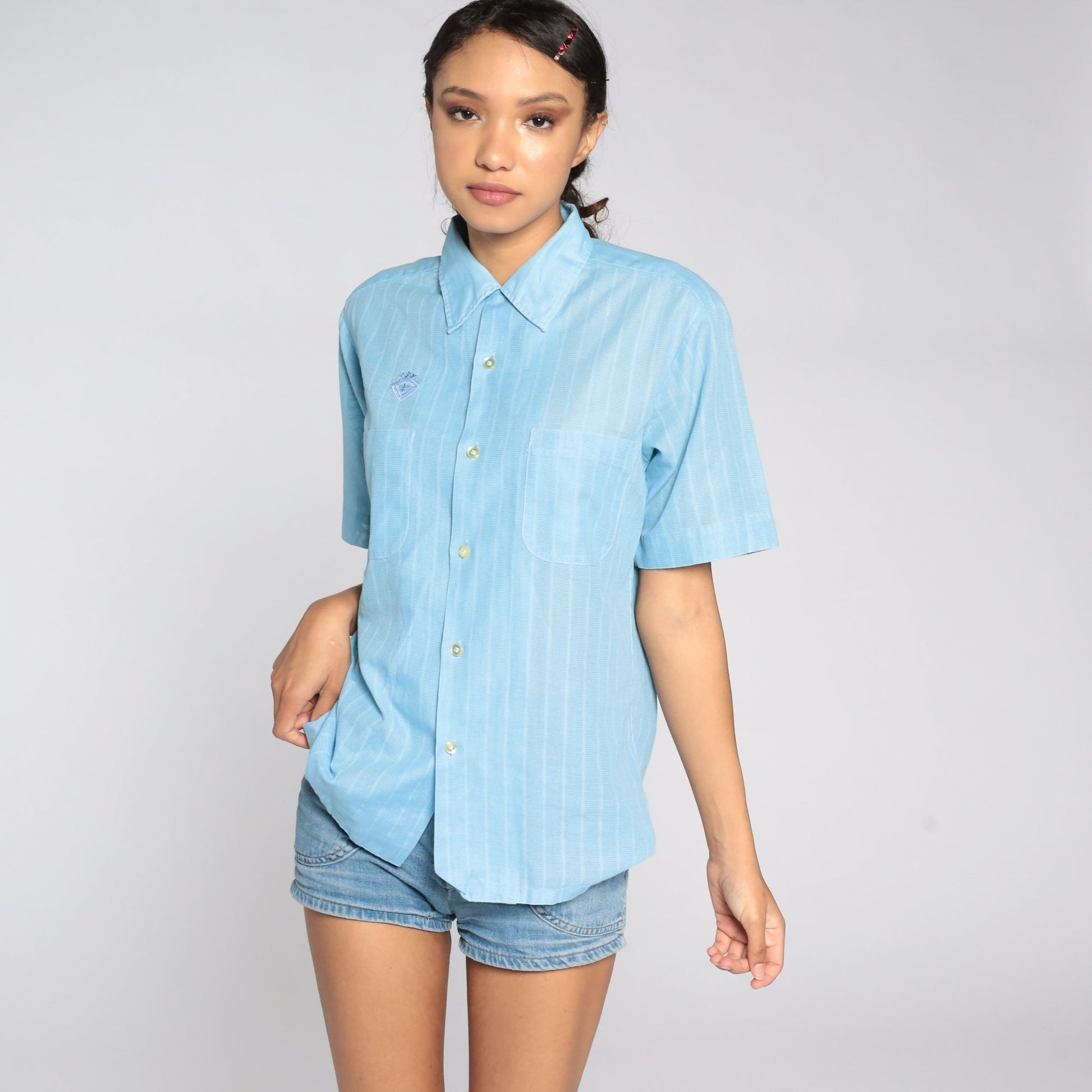 70s Light Blue Button-Up Shirt Fleur De Lis Crest Pointed Collar Short Sleeve Large