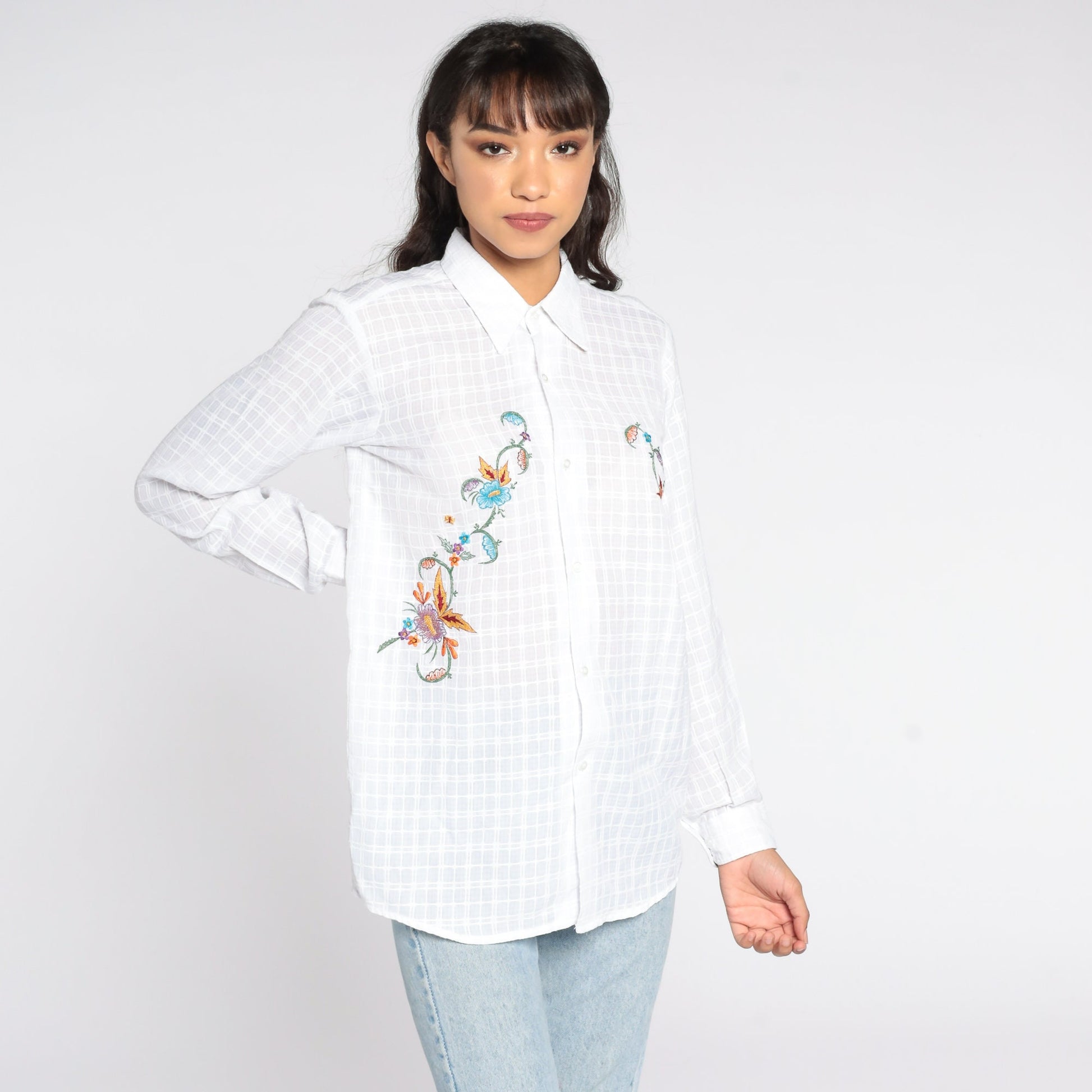 80s White Floral Embroidered Button-Up Blouse Long Sleeve Medium