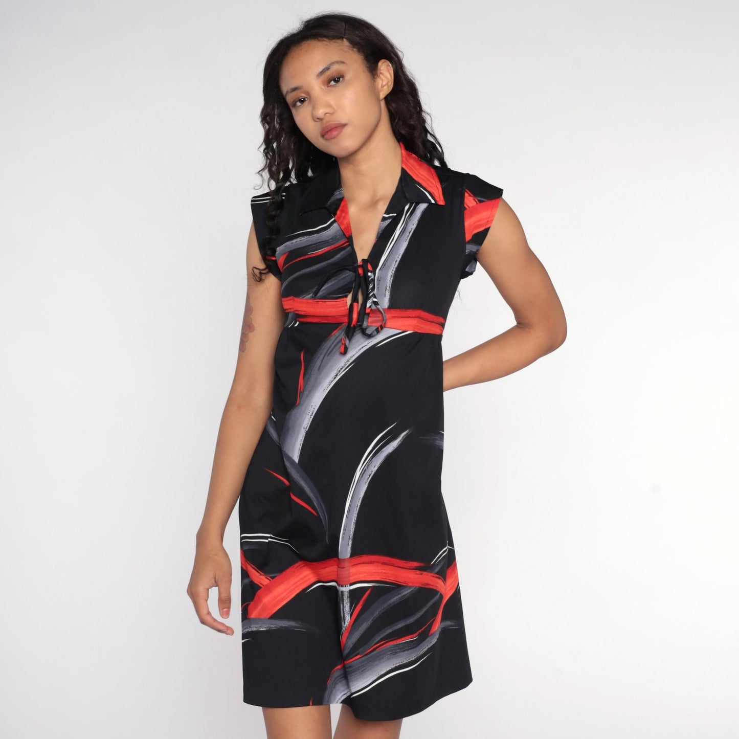 70s Black Brushstroke Mini Dress V Neck Empire Waist Cap Sleeve Small