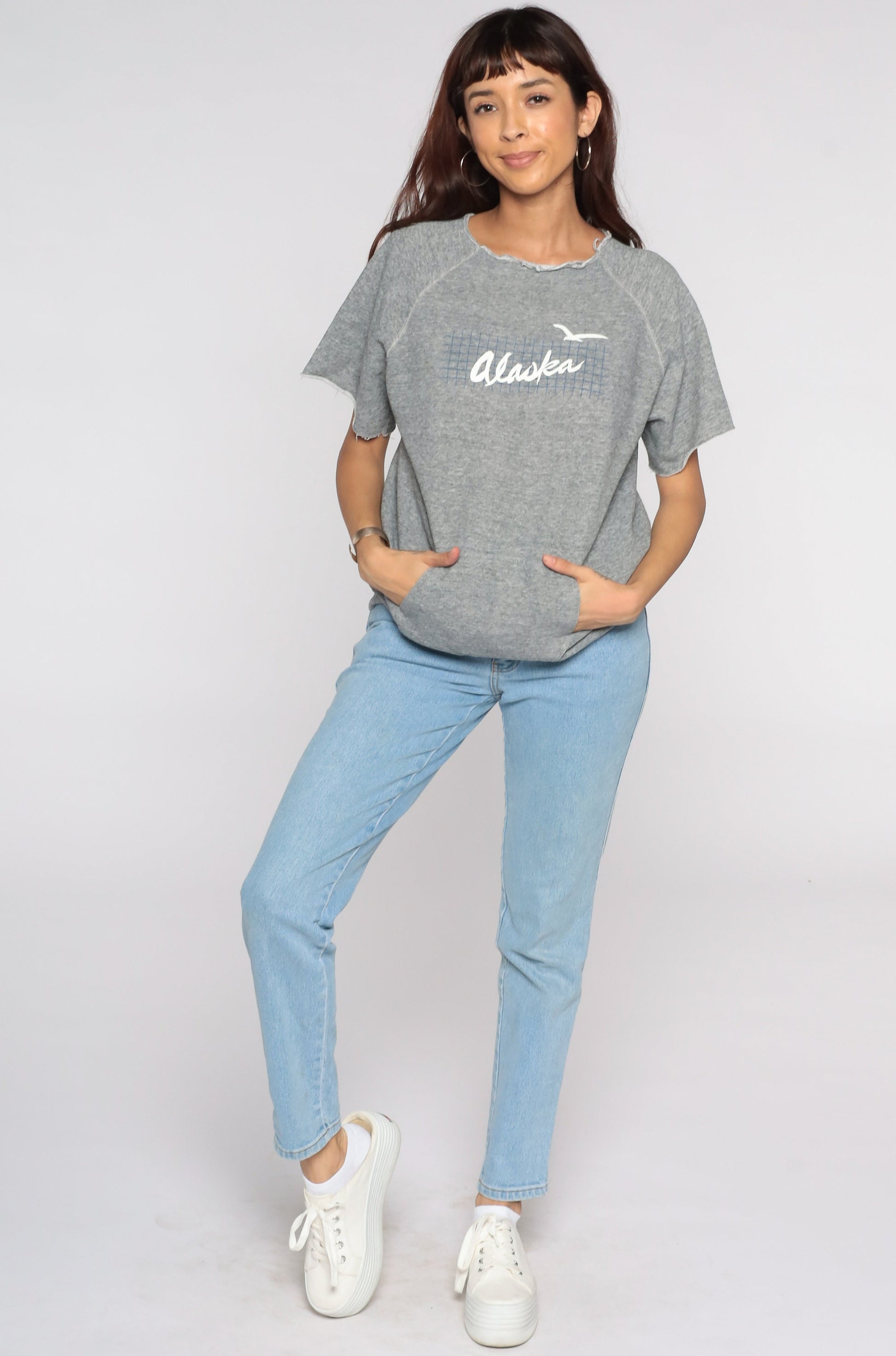 80s Alaska Seagull Graphic Sweatshirt Short Sleeve Kangaroo Pocket Grey Medium