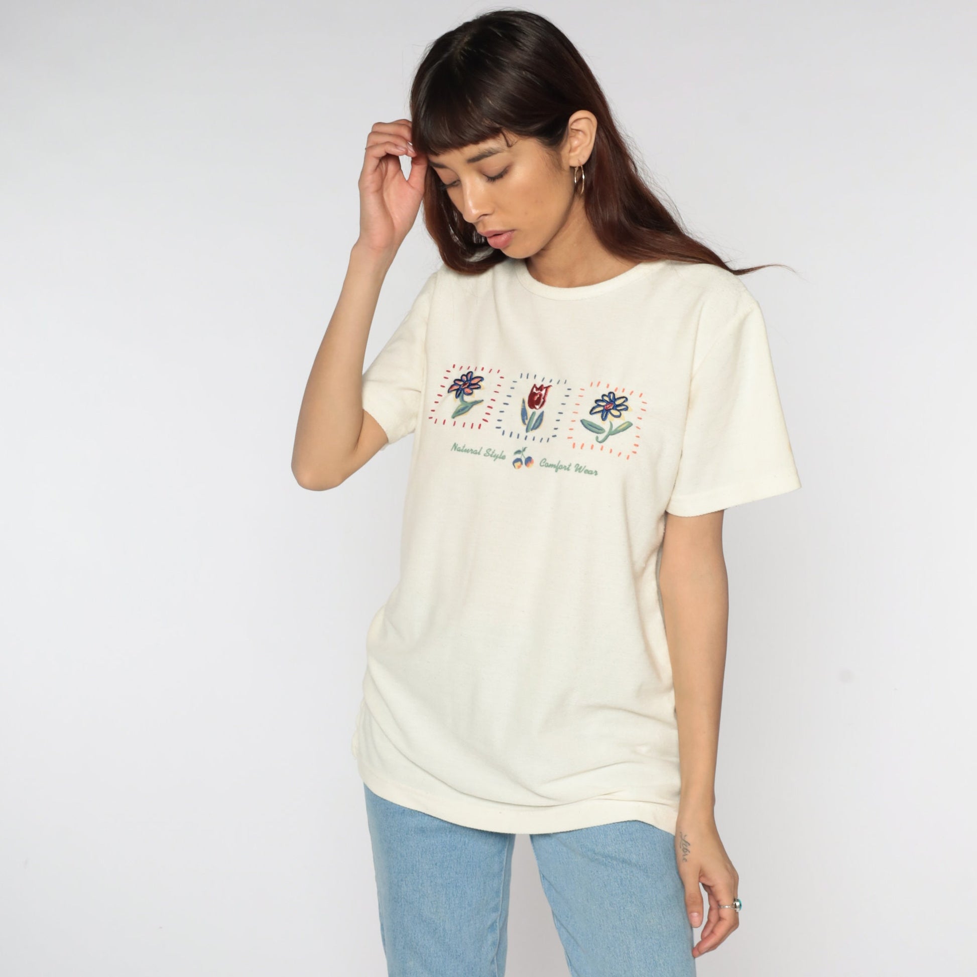 90s Floral Embroidered T-Shirt Natural Style Comfort Wear Graphic Tee Small S