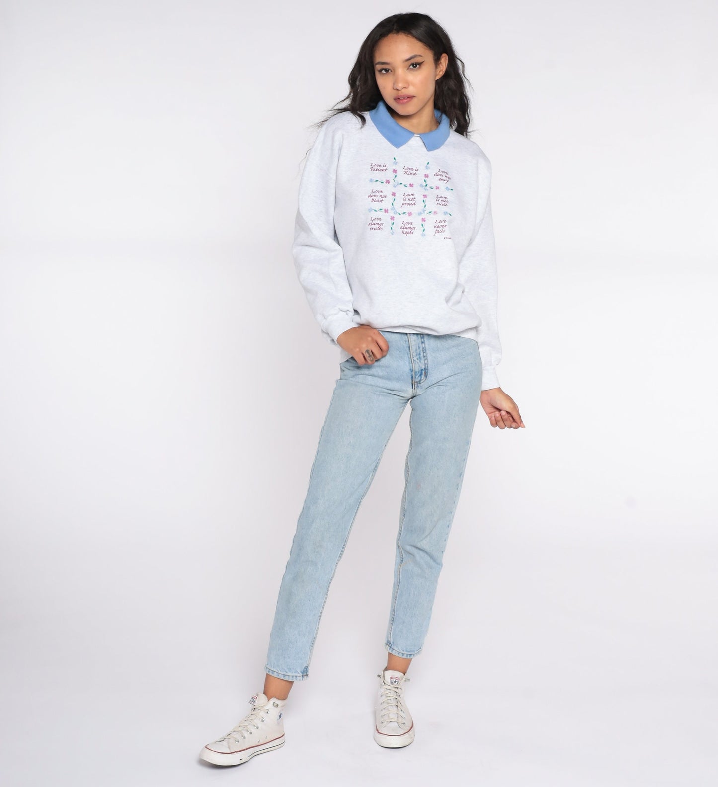 00s Love Is Kind Bible Verse Sweatshirt Grey Collared Graphic Large L