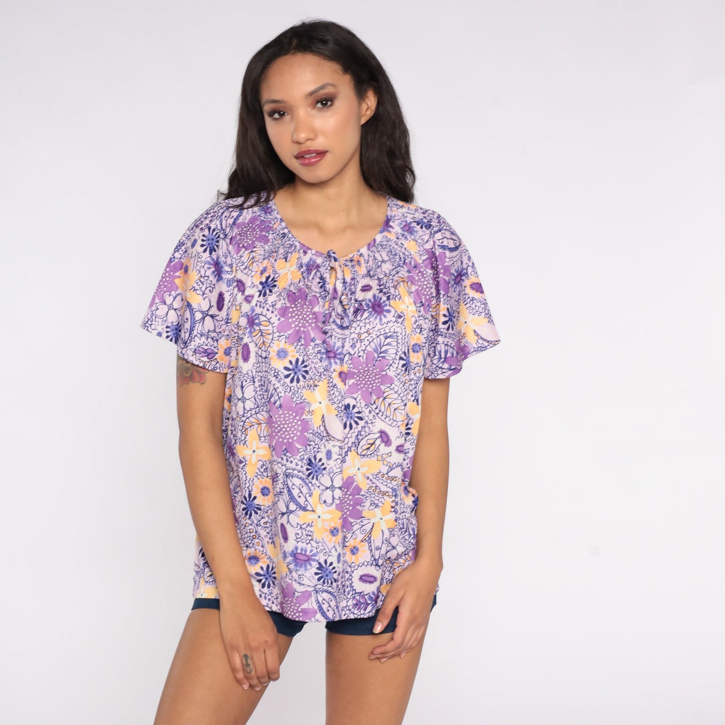 80s Purple Floral Keyhole Blouse Short Sleeve Smocked Tie Neck Large L