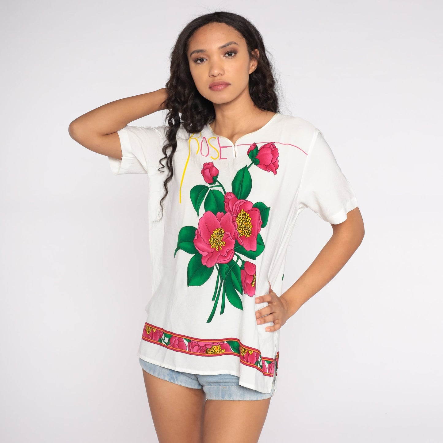 00s Rose Graphic V-Neck Blouse White Floral Short Sleeve Medium M