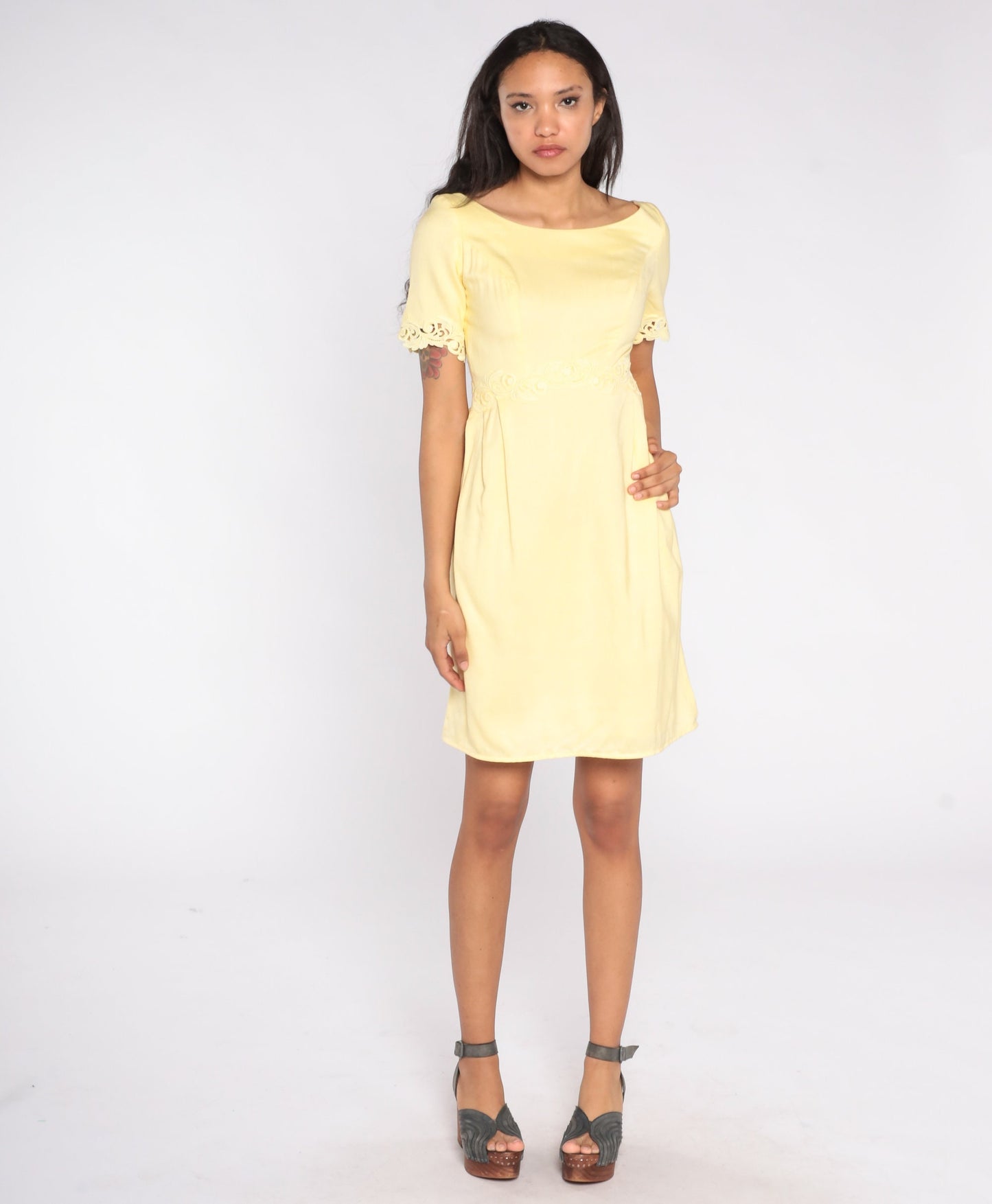1960s Yellow Mini Dress Lace Trim High Waist Bow Cocktail Sheath Small