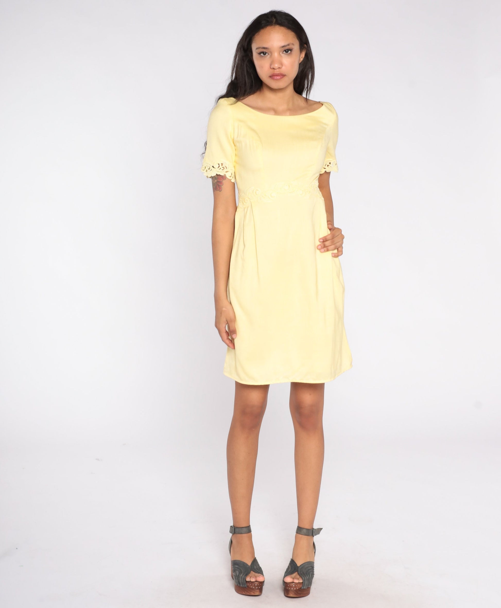 1960s Yellow Mini Dress Lace Trim High Waist Bow Cocktail Sheath Small