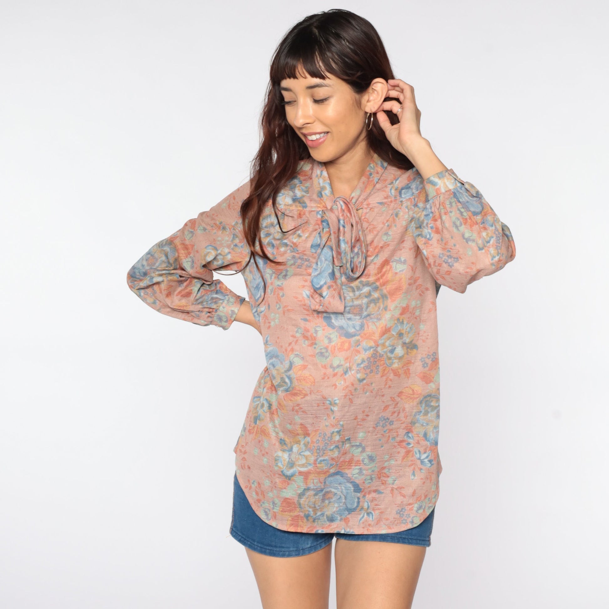 70s Floral Ascot Blouse Dusty Pink Blue Pullover Long Sleeve Medium