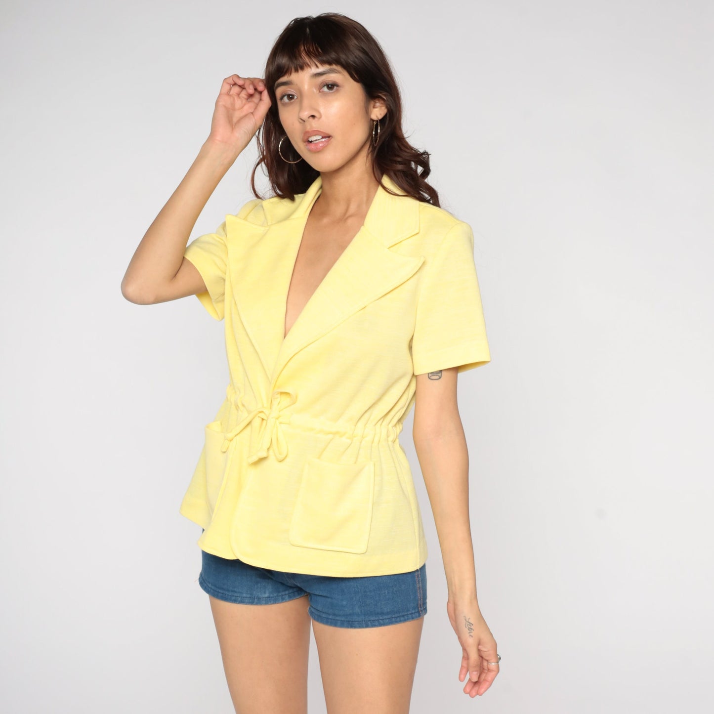 70s Yellow Tie Front Blouse Notched Collar Deep V Neck Short Sleeve Medium