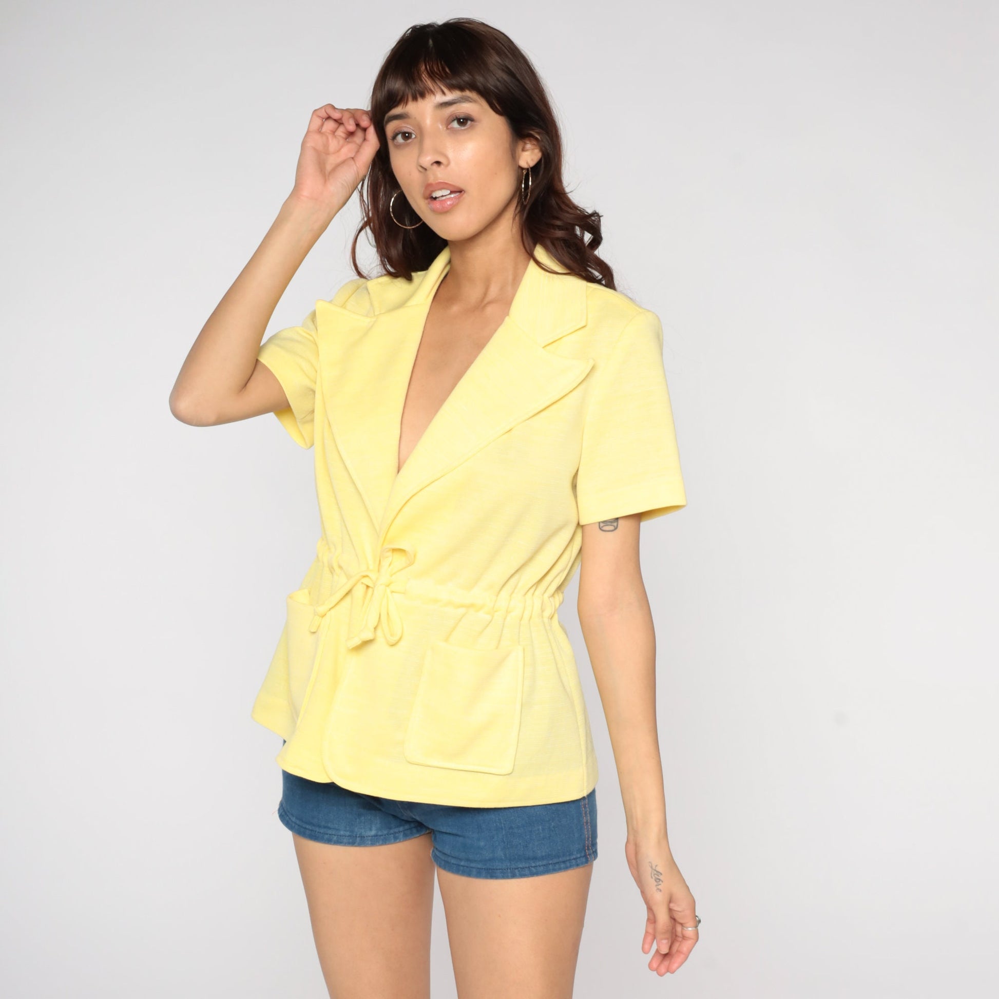 70s Yellow Tie Front Blouse Notched Collar Deep V Neck Short Sleeve Medium