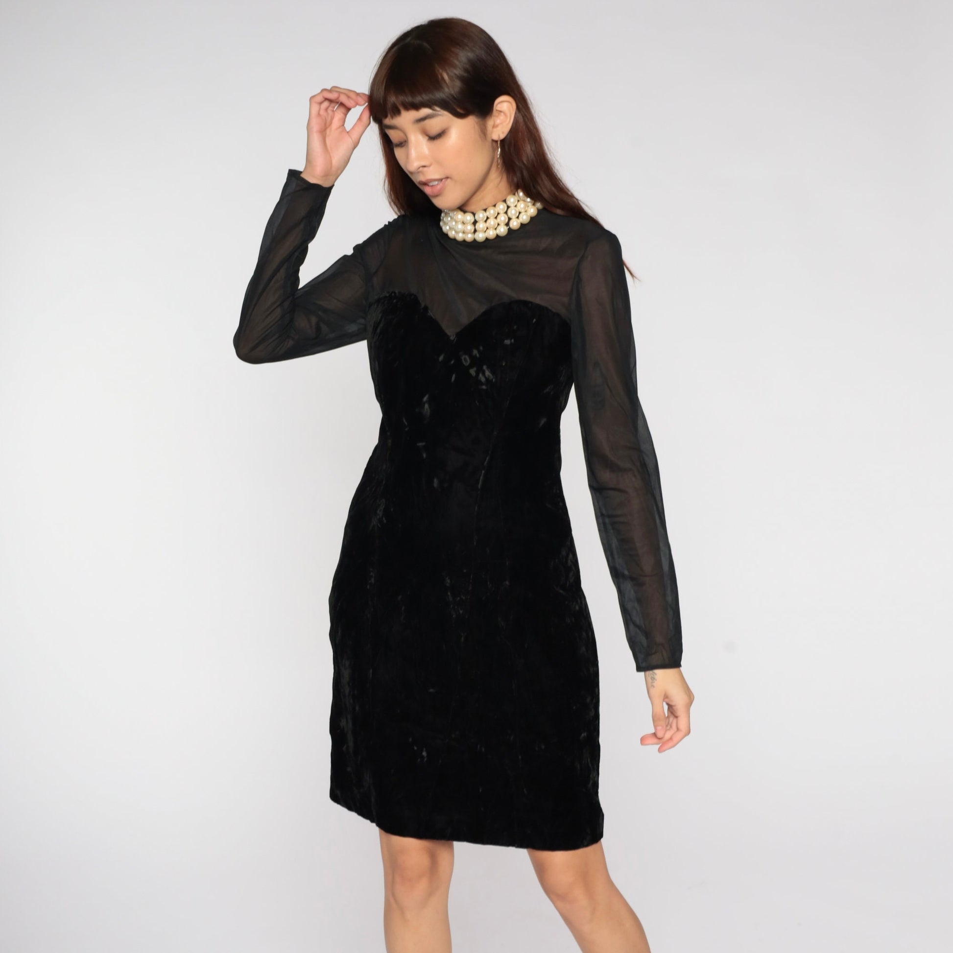 80s Black Velvet Beaded Sweetheart Dress Illusion Neckline Sheath Cocktail Medium