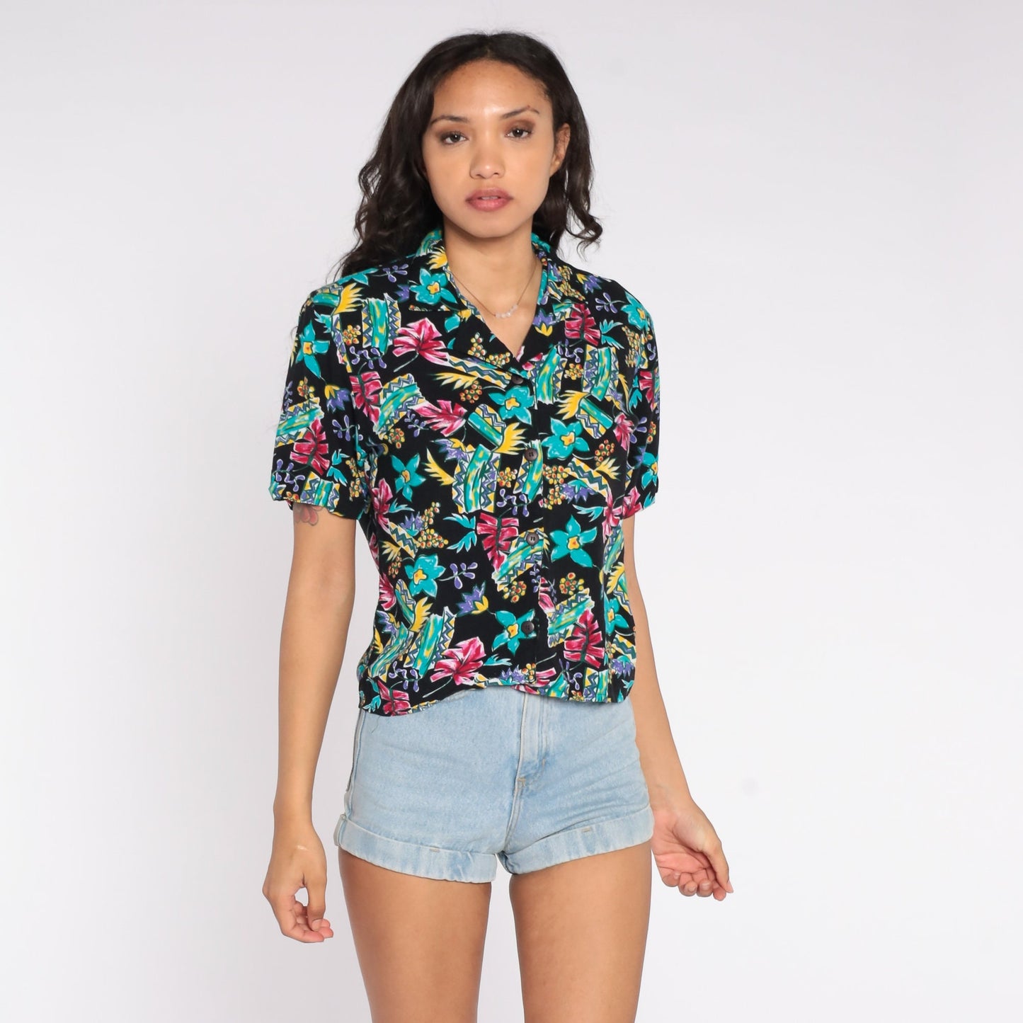 90s Black Tropical Floral Button-Up Shirt Short Sleeve Small S