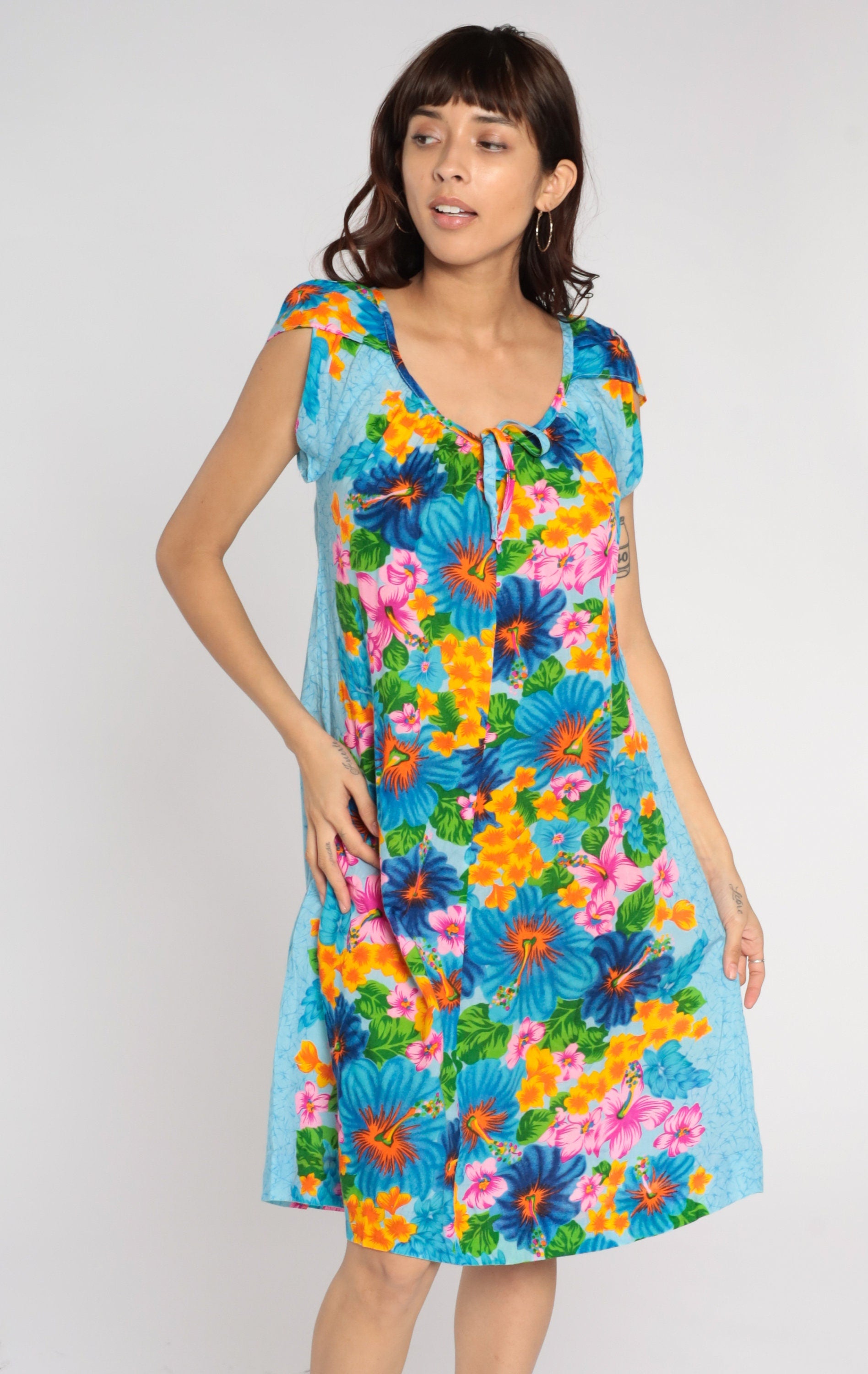 70s Hilo Hatties Hawaiian Shift Dress Blue Floral Tropical Tulip Sleeve Medium