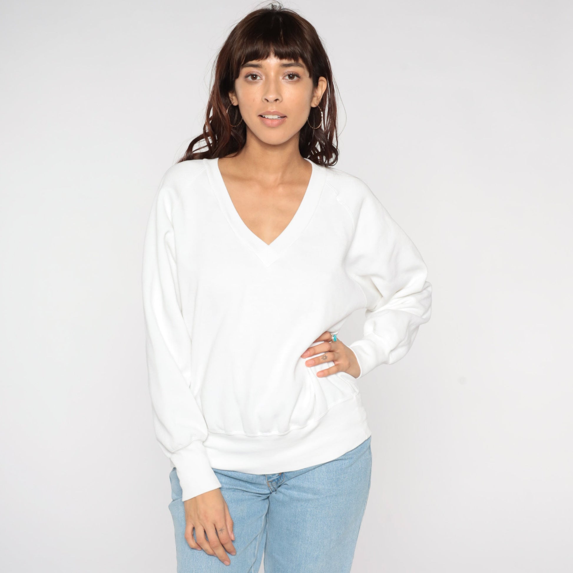 90s Floral Painted Flower Bouquet V-Neck Raglan Sweatshirt White Large
