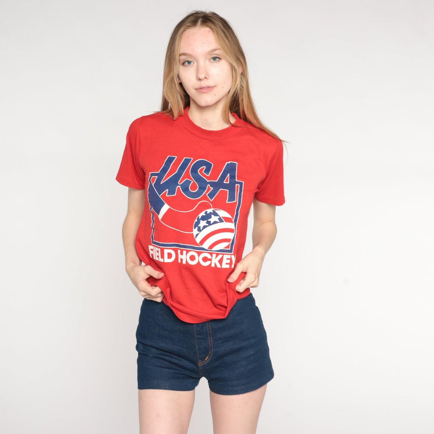 80s USA Field Hockey Graphic T-Shirt Red Crewneck Jerzees Small