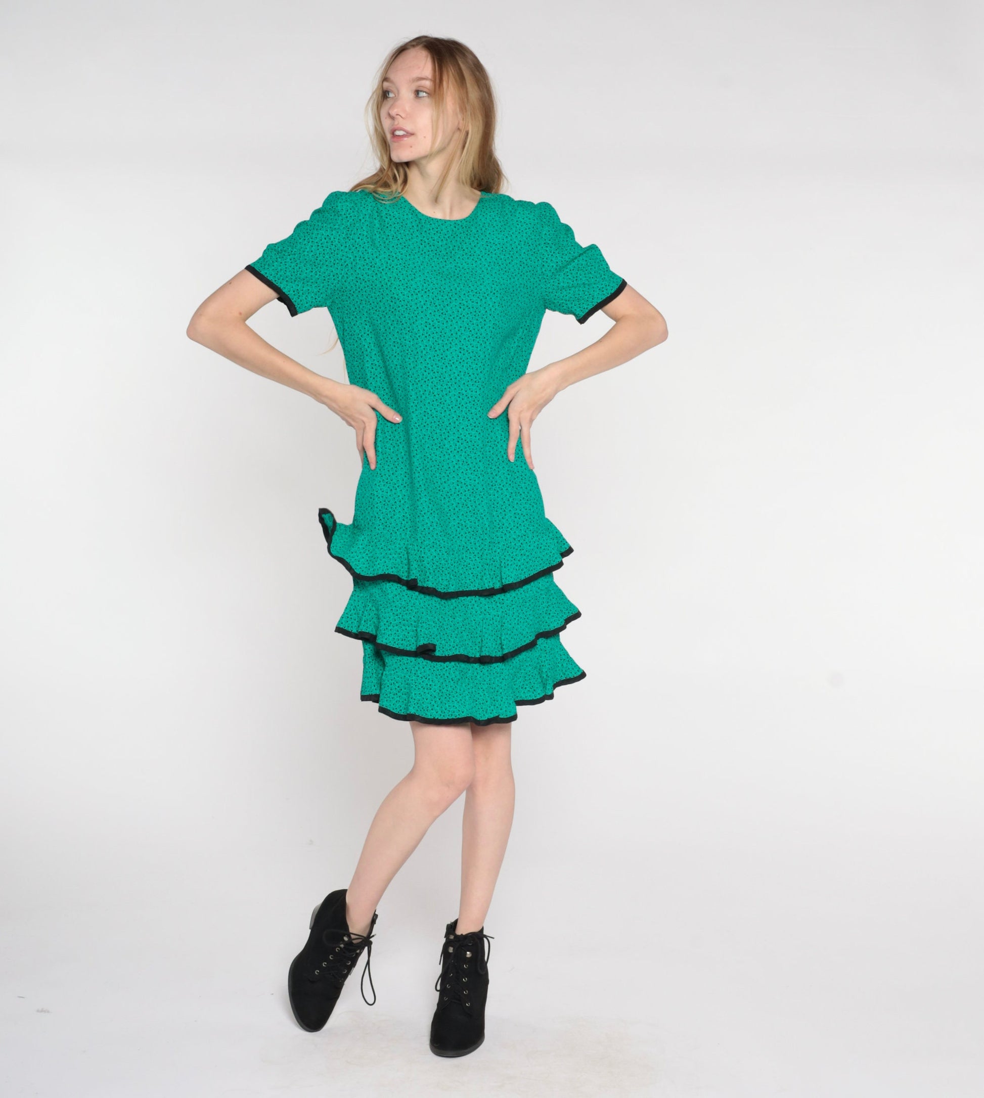 80s Green Floral Mini Shift Dress Ruffled Skirt Short Sleeve Medium 8