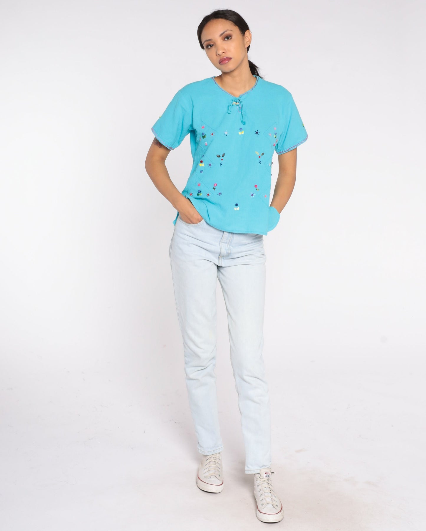 90s Blue Cotton Blouse Embroidered Flowers Butterflies Suns Short Sleeve Medium