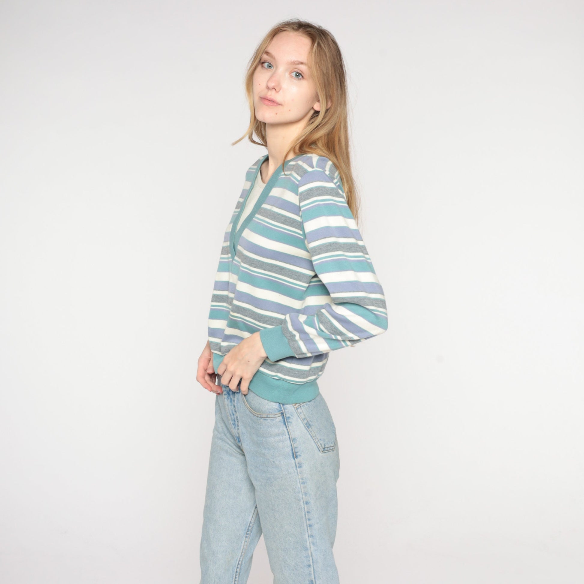 80s Striped Long Sleeve V-Neck Shirt White Blue Grey Small