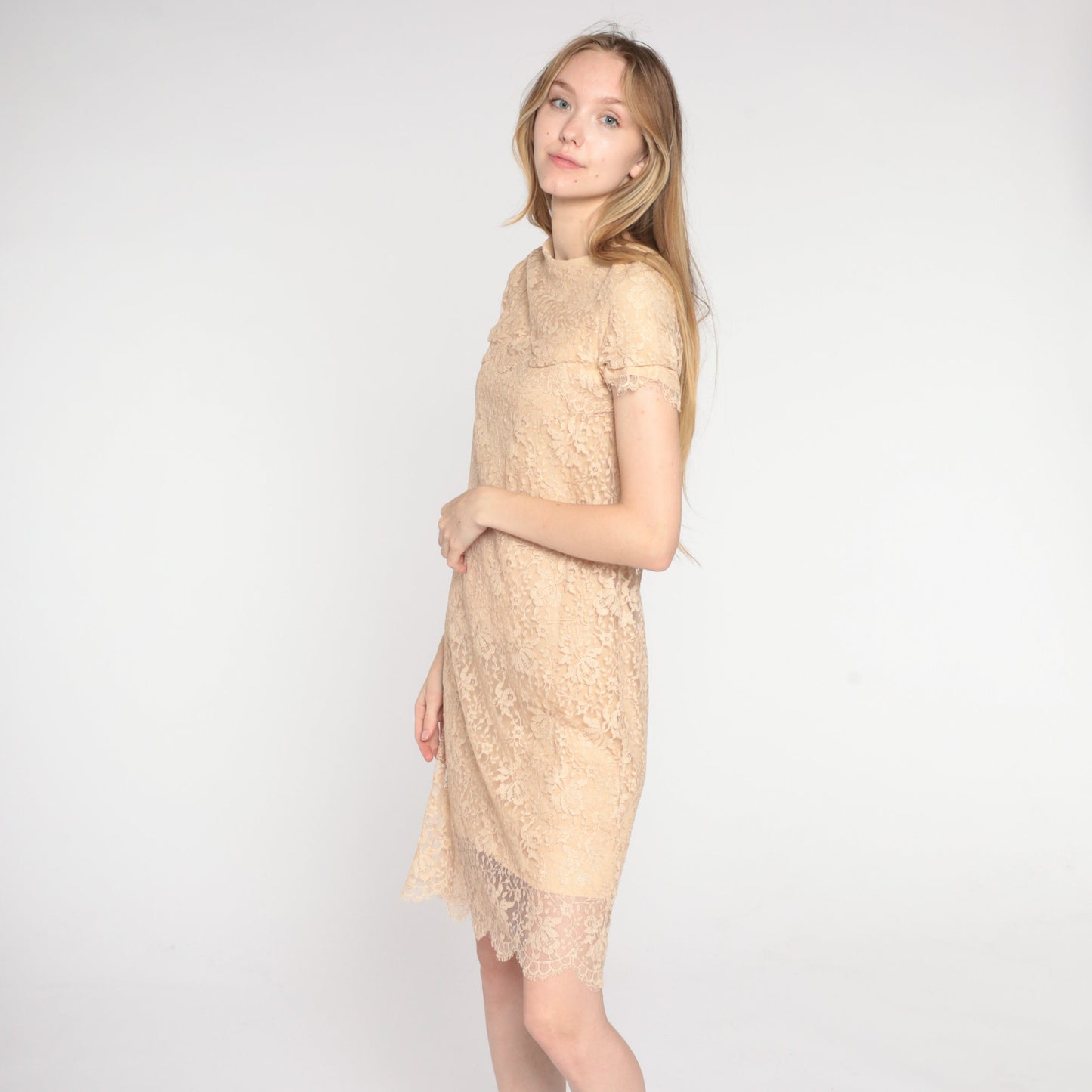 1960s Beige Lace Cocktail Dress Knee Length Sheath Short Sleeve Extra Small