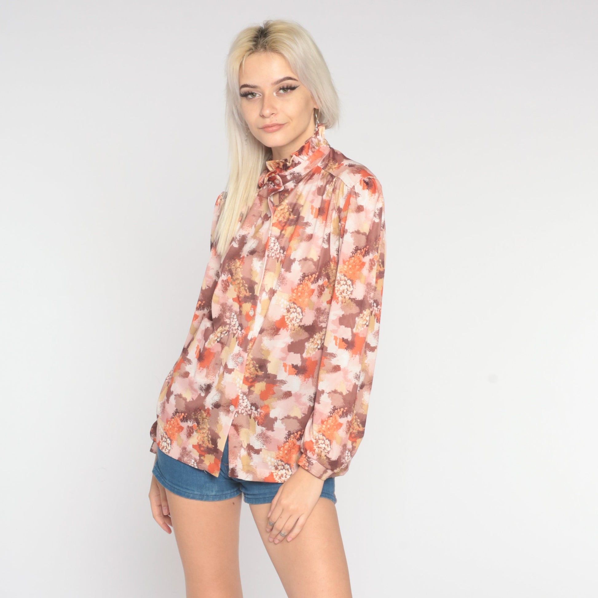 70s Abstract Brushstroke Puff Sleeve Blouse Red Ruffle Neck Medium