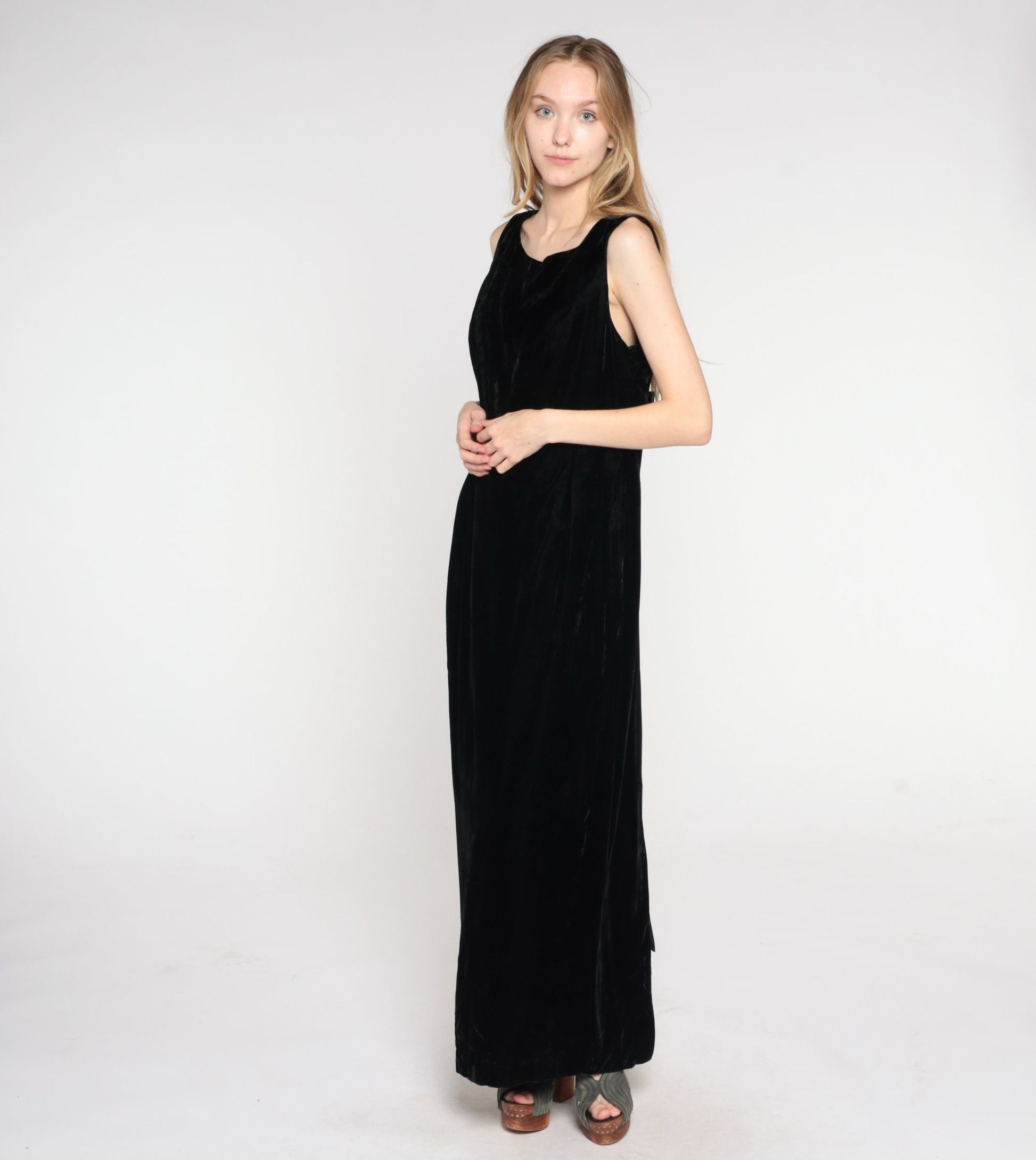 70s Black Velvet Maxi Gown Sleeveless Low Back Ribbon Bow Large