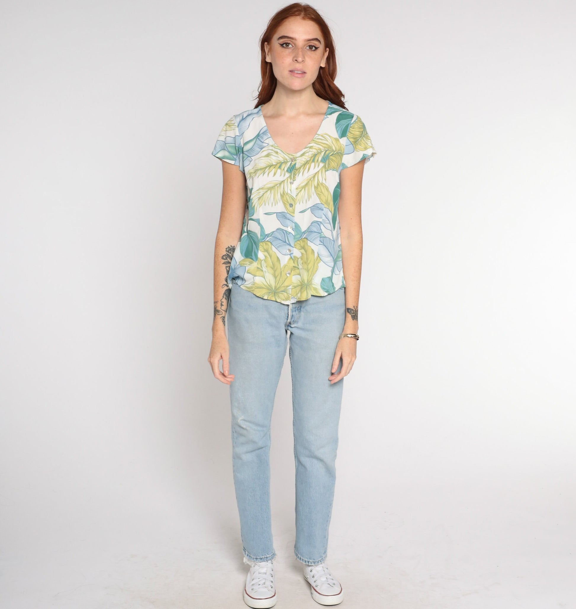 00s Tropical Leaf Button-Up Blouse White Blue Green Rayon Short Sleeve Small S