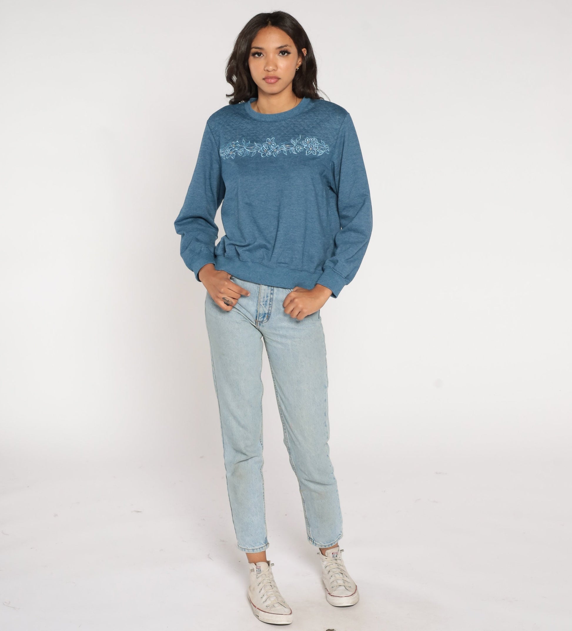 90s Blue Floral Embroidered Beaded Quilted Sweatshirt Petite Medium