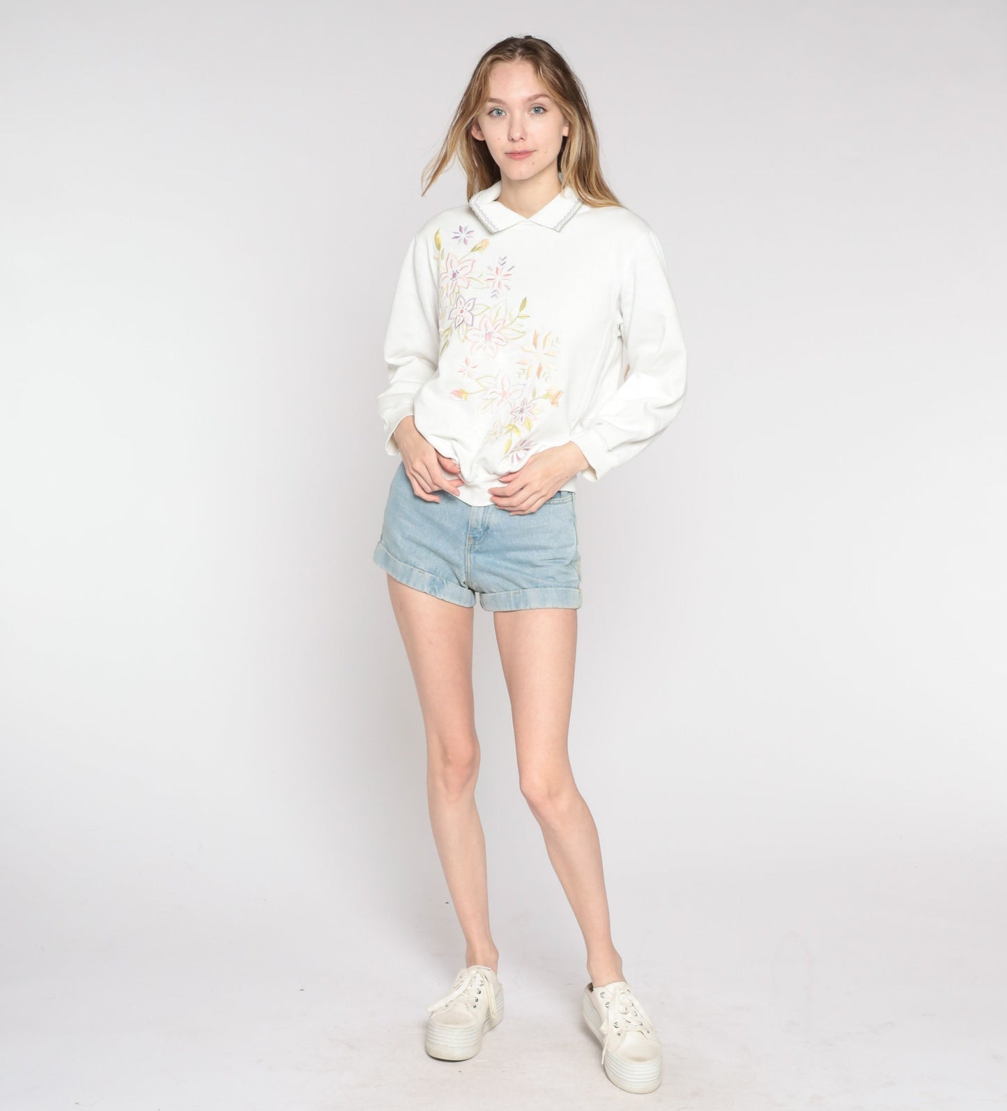 90s Floral Embroidered Collared Sweatshirt White Crewneck Petite Large