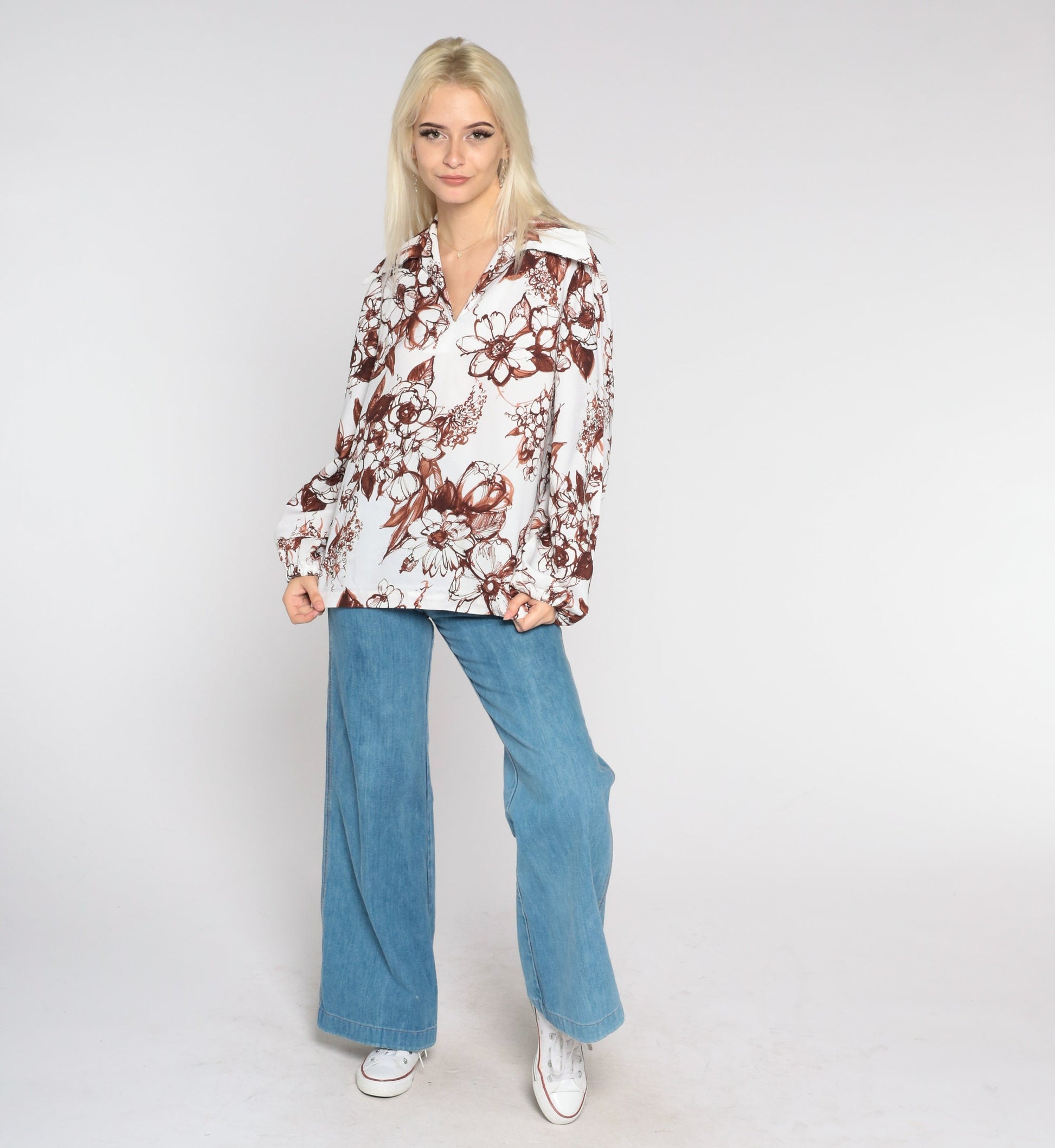 70s Floral Dagger Collar Blouse White Brown Flower Print V-Neck Medium