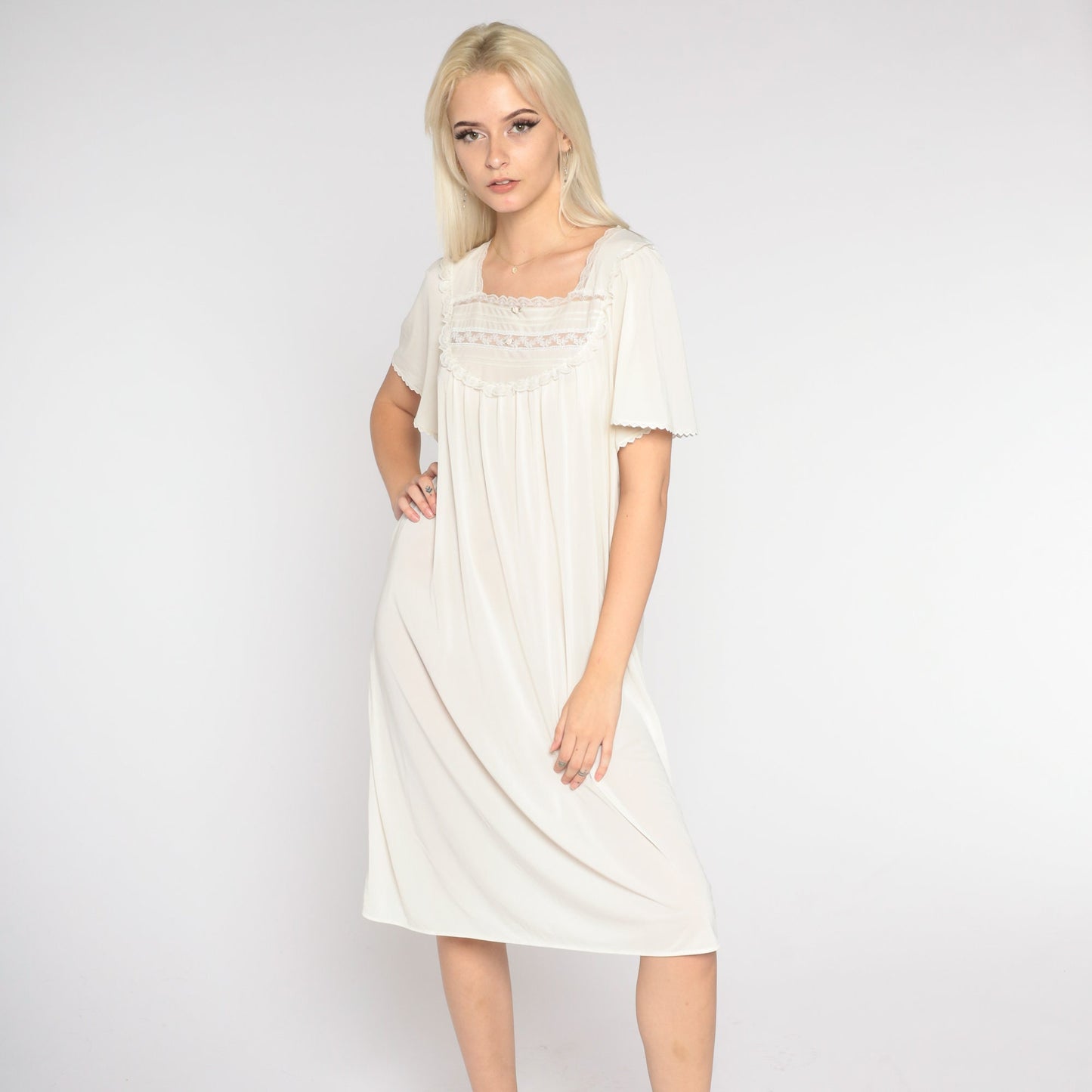 90s Cream Nightgown Knee-Length Lace Bib Short Sleeve Medium