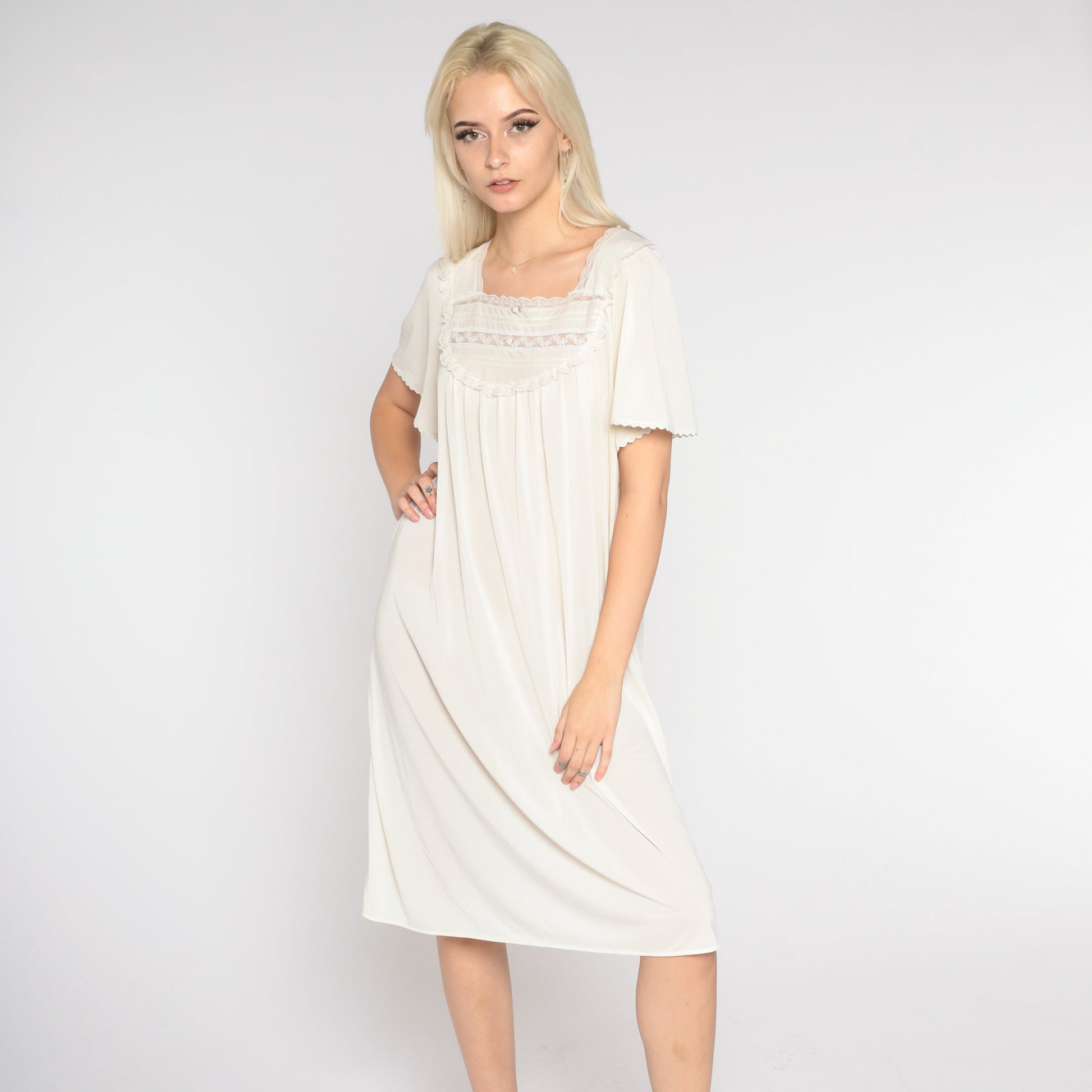 90s Cream Nightgown Knee-Length Lace Bib Short Sleeve Medium