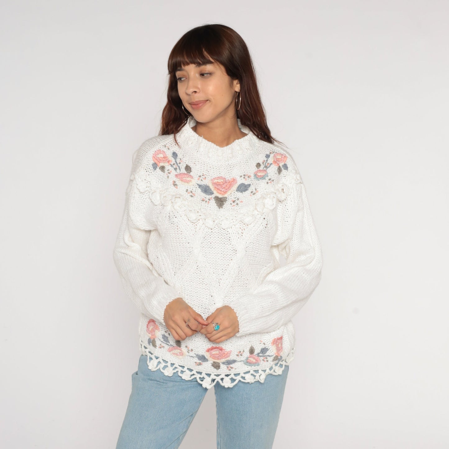 90s White Floral Brocade Knit Sweater Mock Neck Scalloped Crochet Trim Medium