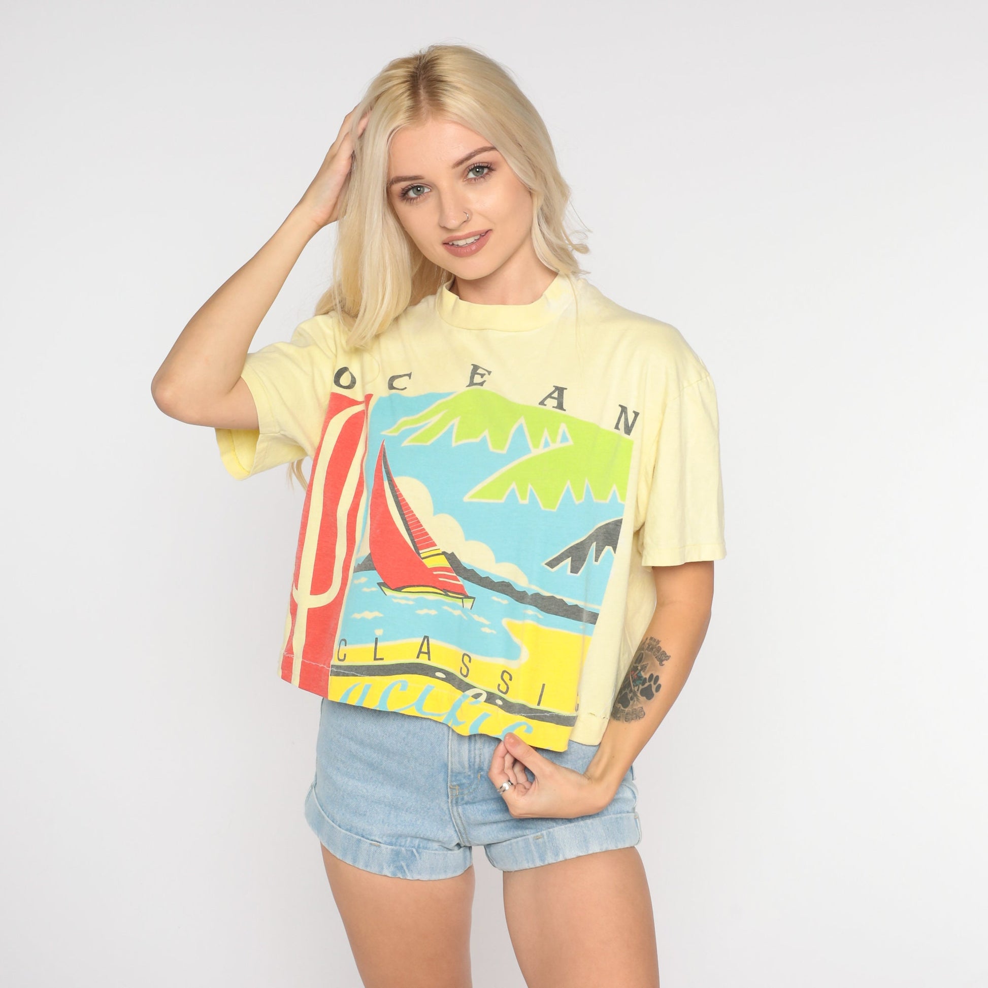 90s Ocean Pacific Sailboat Graphic T-Shirt Yellow Cotton Medium