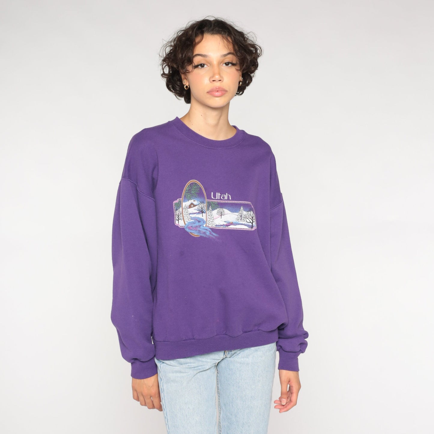 90s Utah Snowy Cabin Graphic Sweatshirt Purple Crewneck Large L