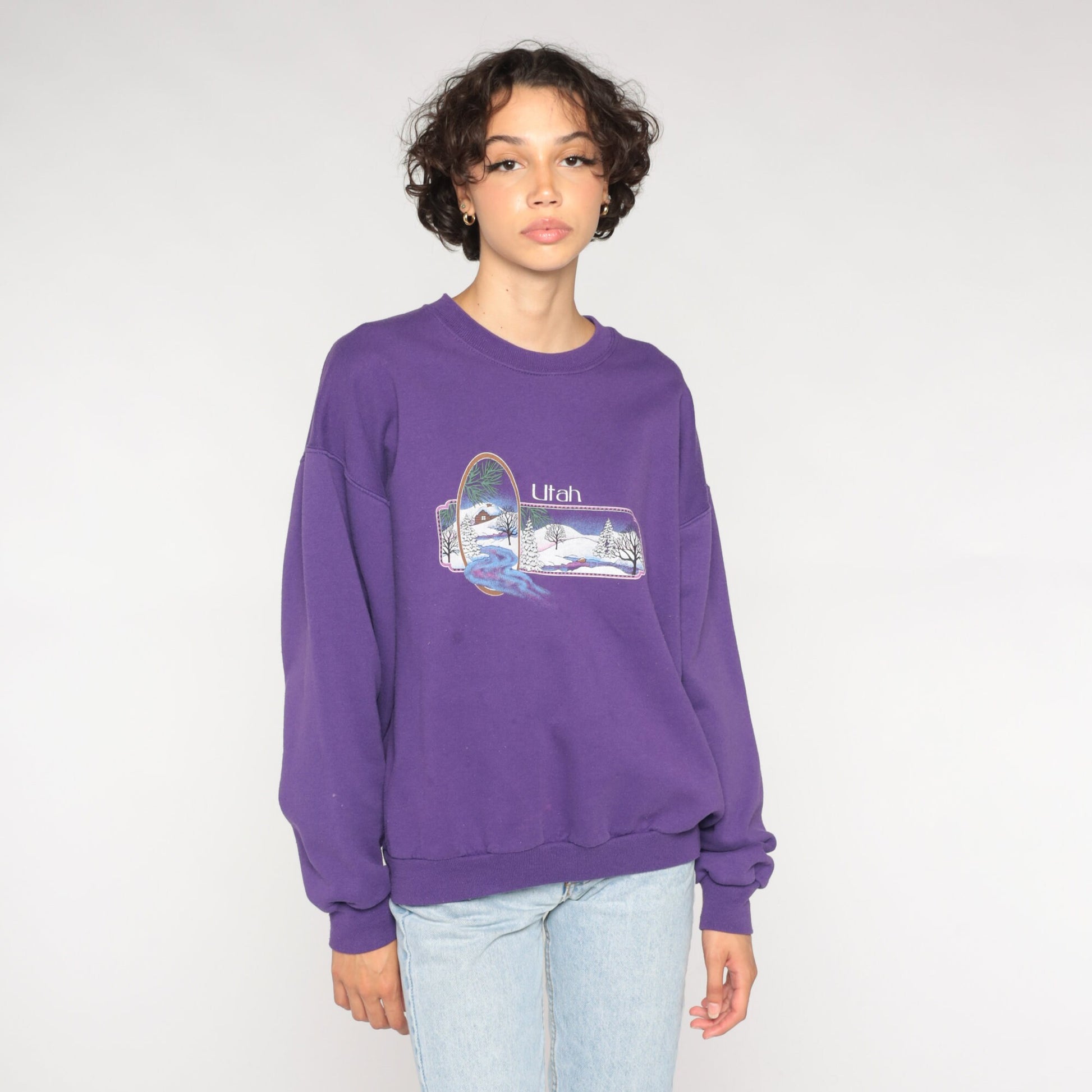 90s Utah Snowy Cabin Graphic Sweatshirt Purple Crewneck Large L