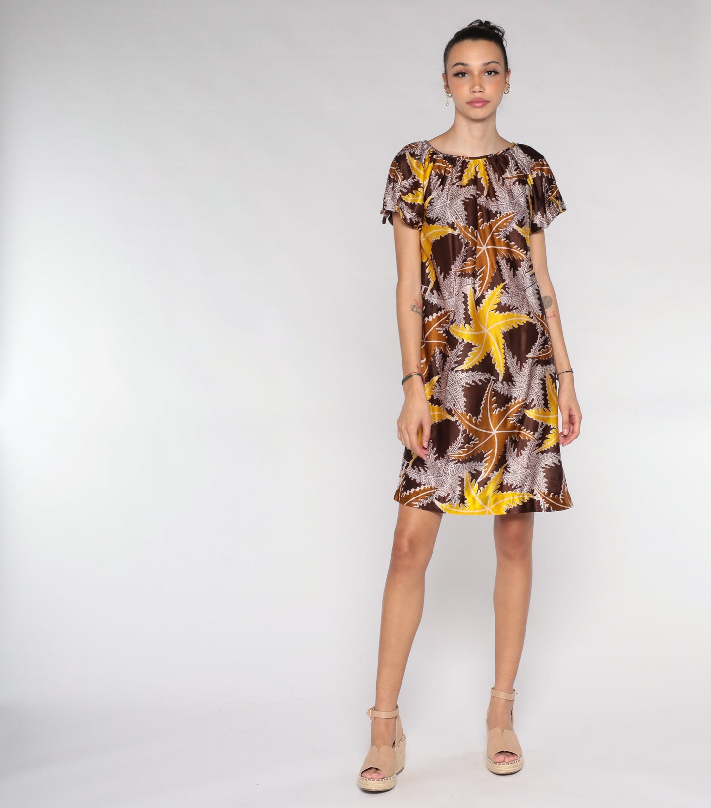 70s Leaf Print Mini Dress Brown Tent Cut Short Sleeve Small