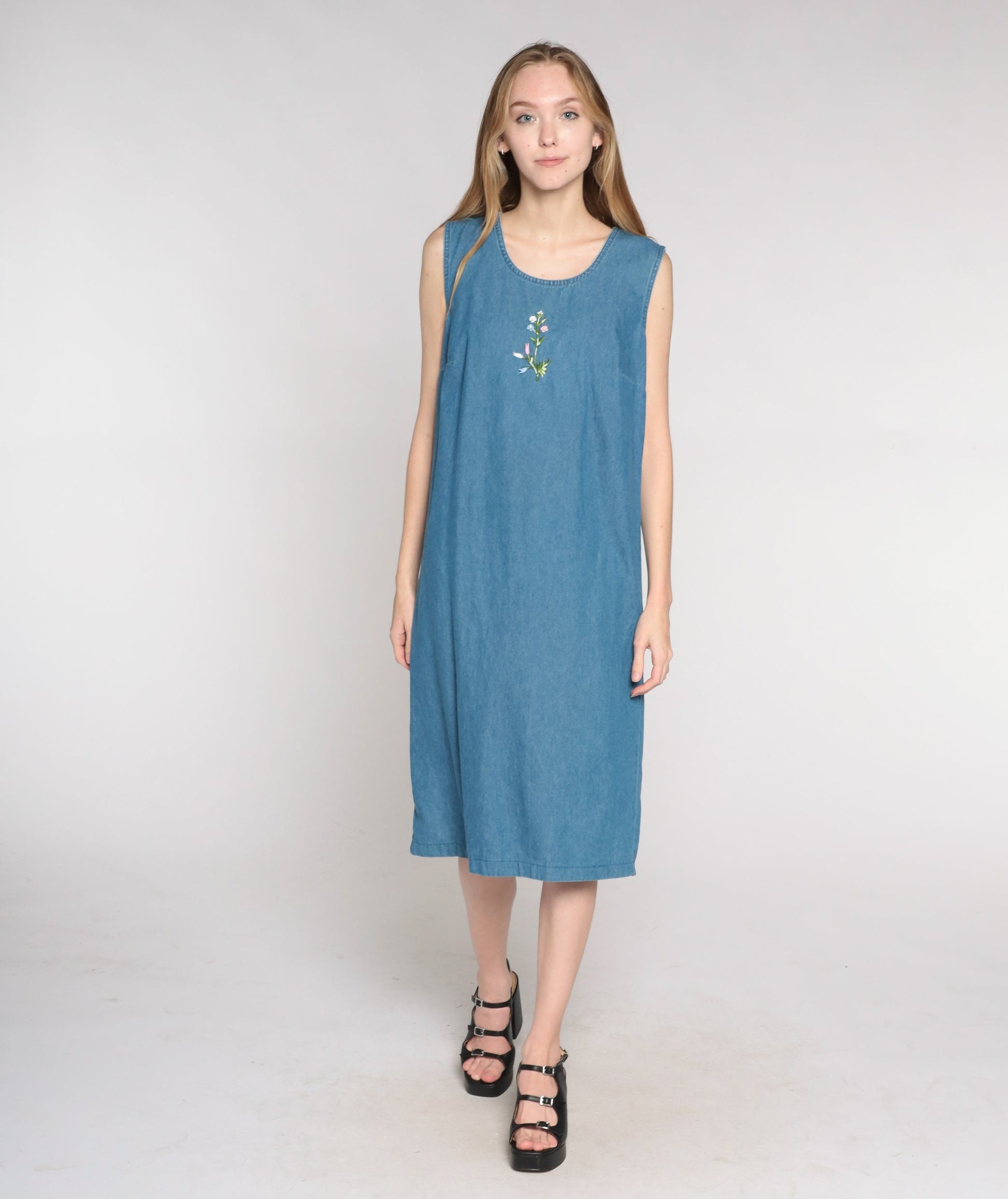 00s Blue Denim Midi Dress Floral Embroidered Sleeveless Jumper Small Medium