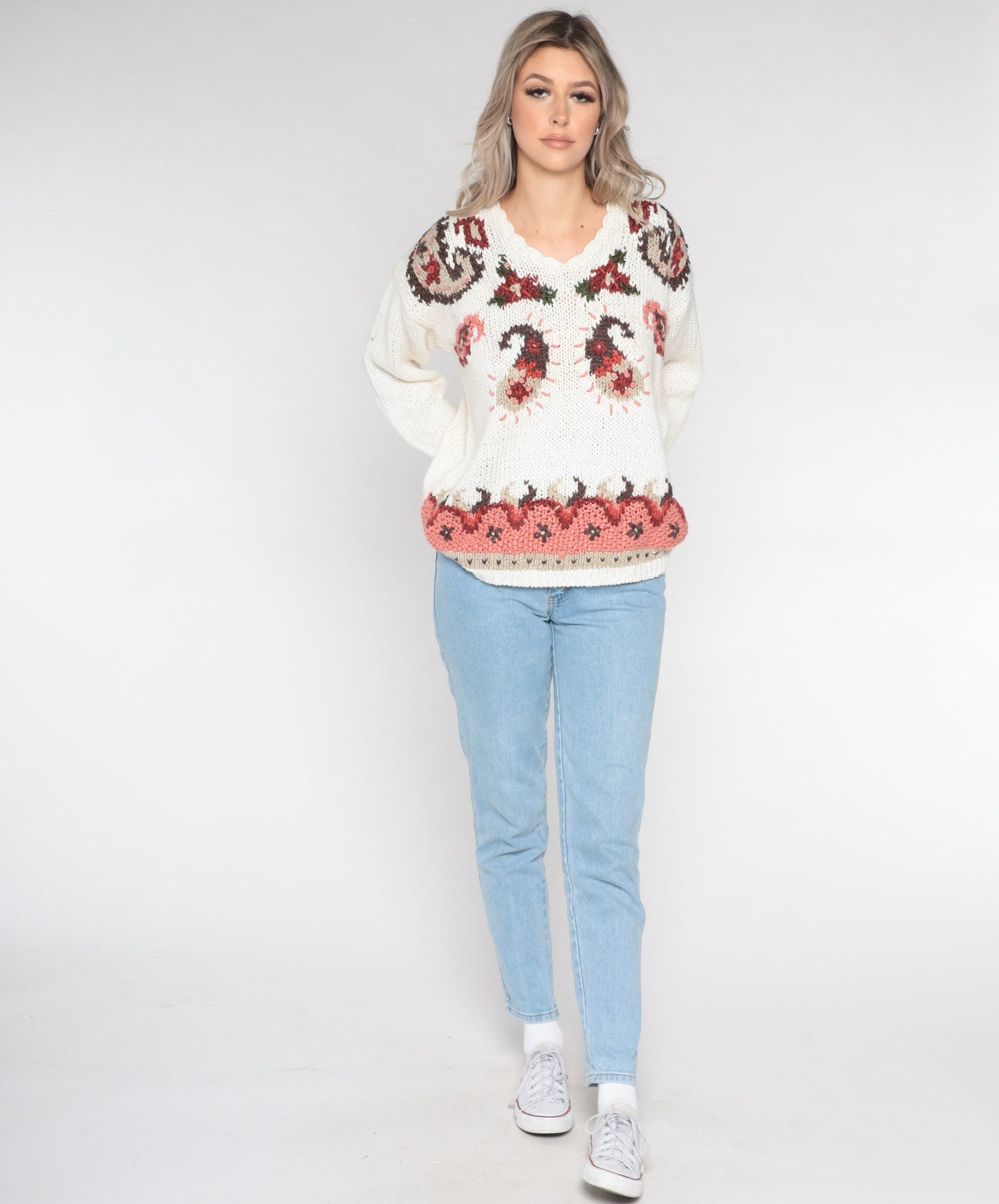 90s White Floral Paisley Embroidered Sweater Scalloped Neckline Large