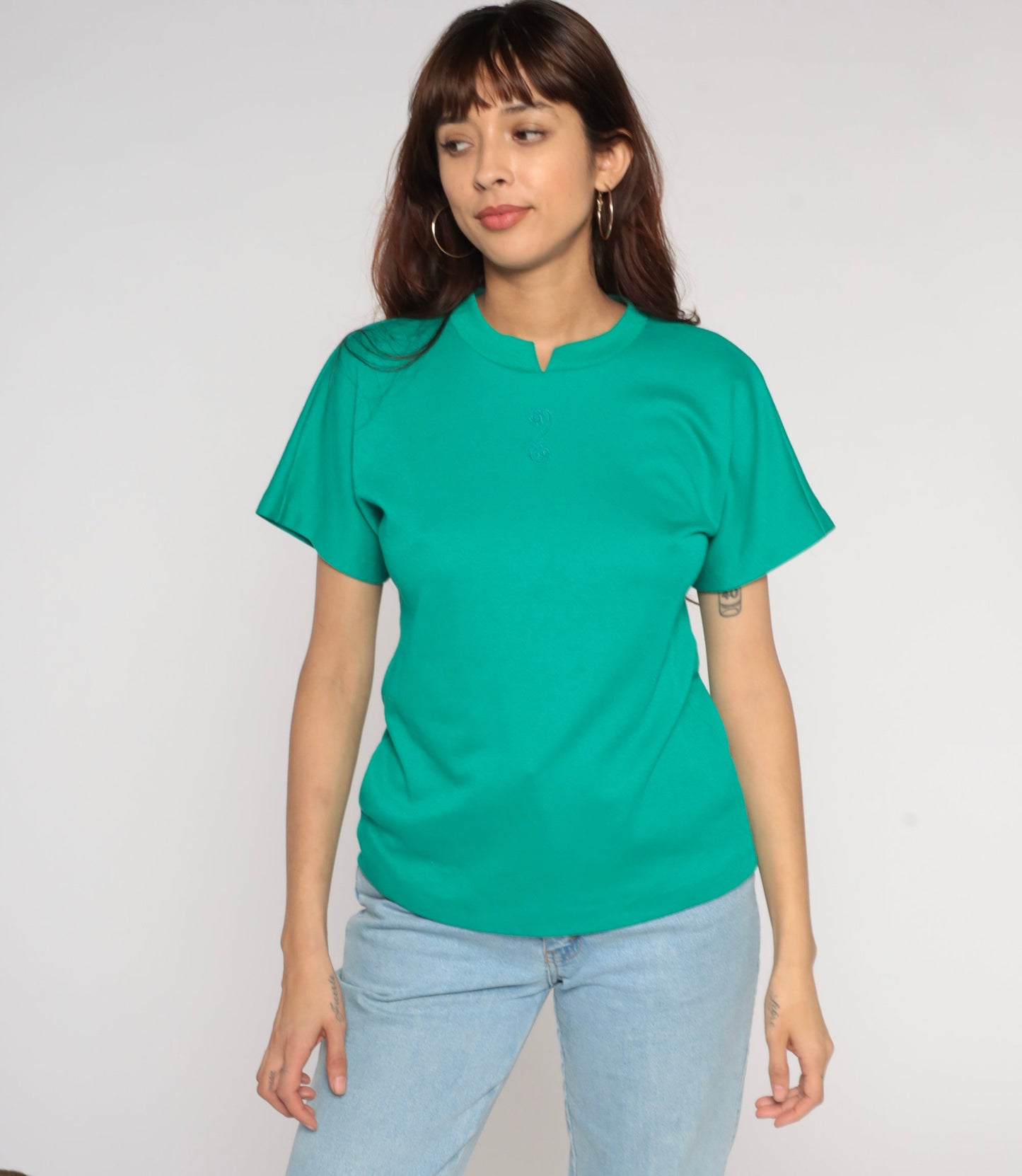 90s Green T-Shirt Embroidered Floral Swirl Chest Small