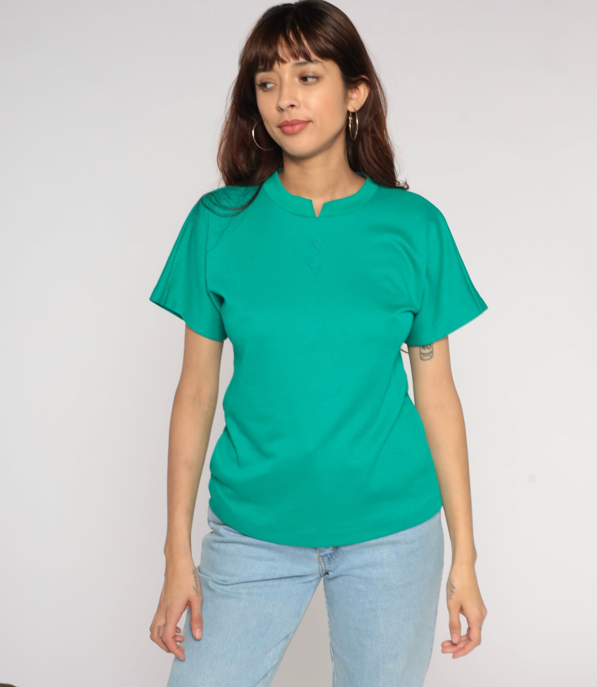 90s Green T-Shirt Embroidered Floral Swirl Chest Small